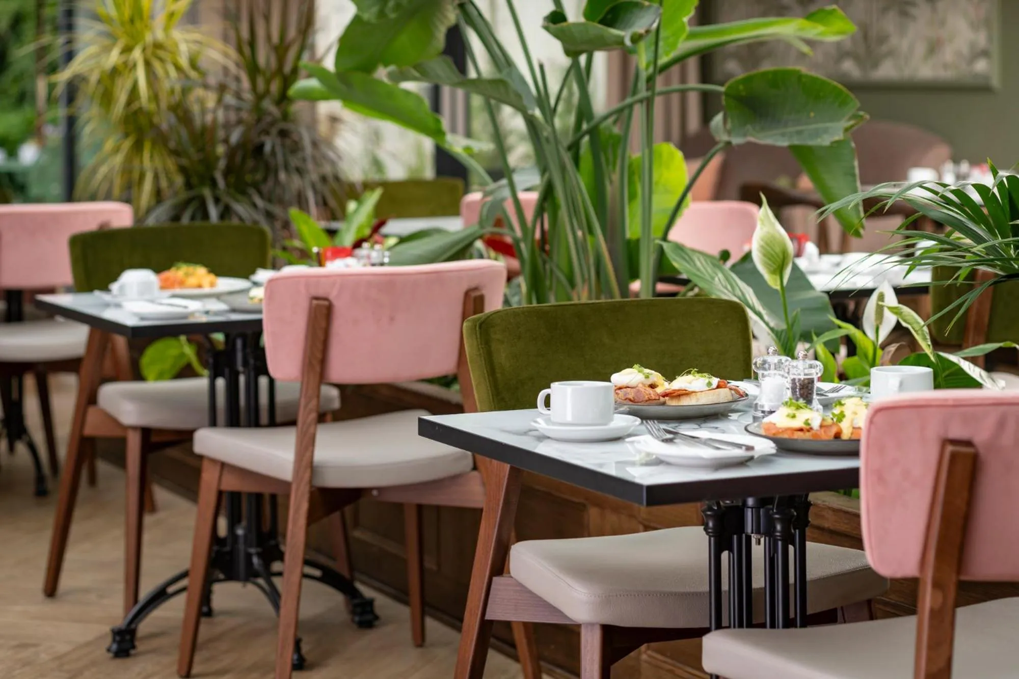 Restaurant/places to eat in Lydiard Park Hotel