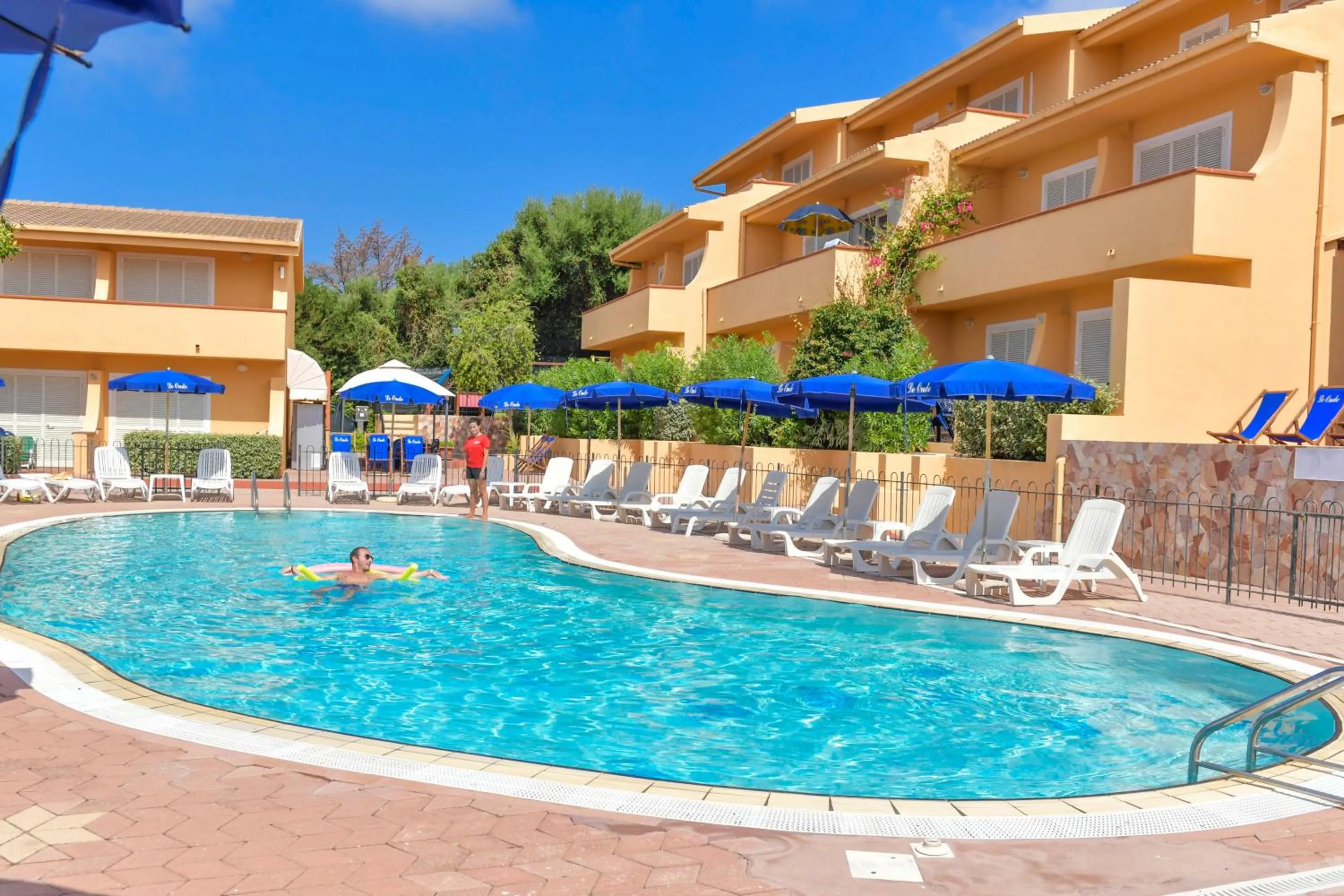 Swimming pool in Residence Le Onde