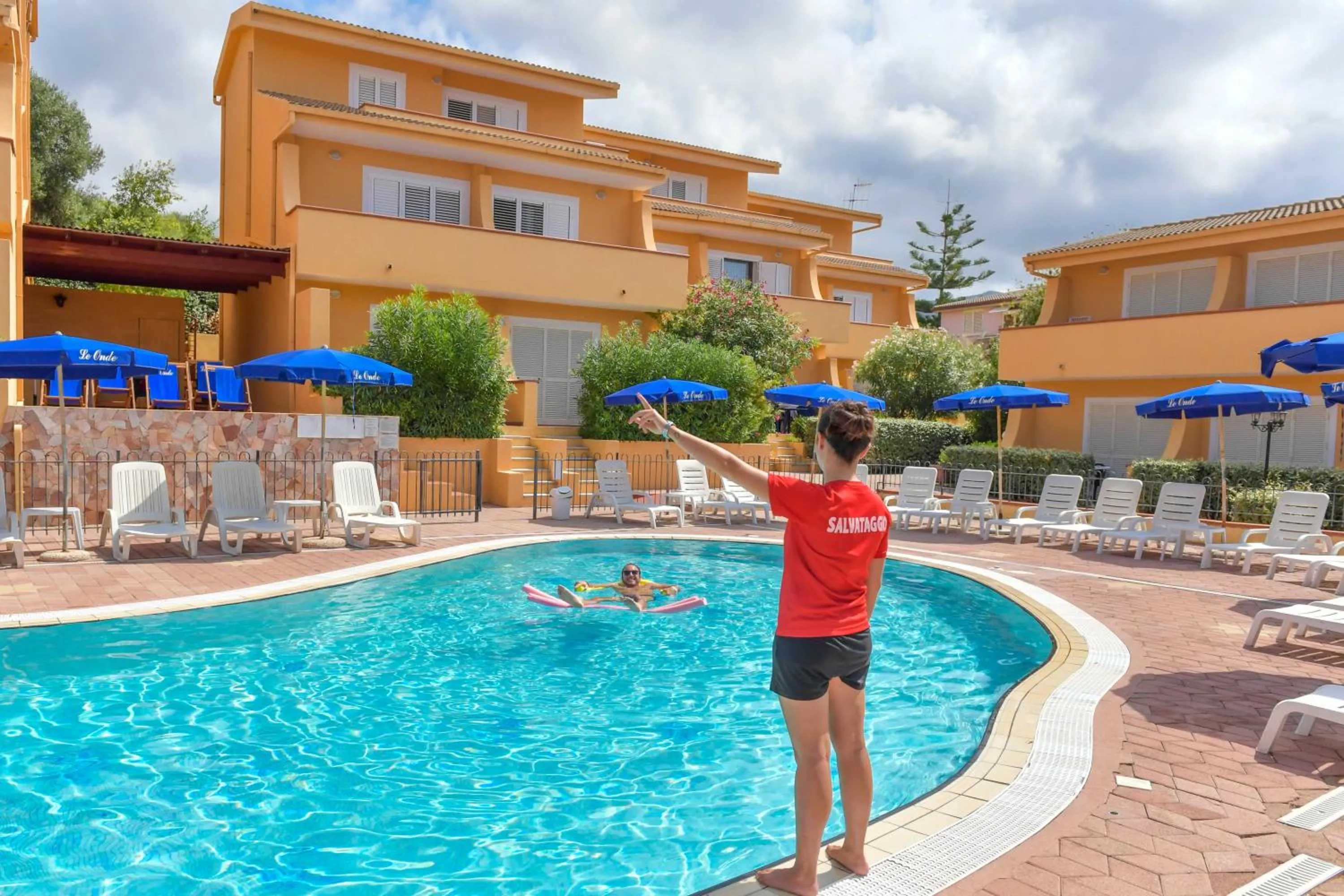 Swimming pool in Residence Le Onde