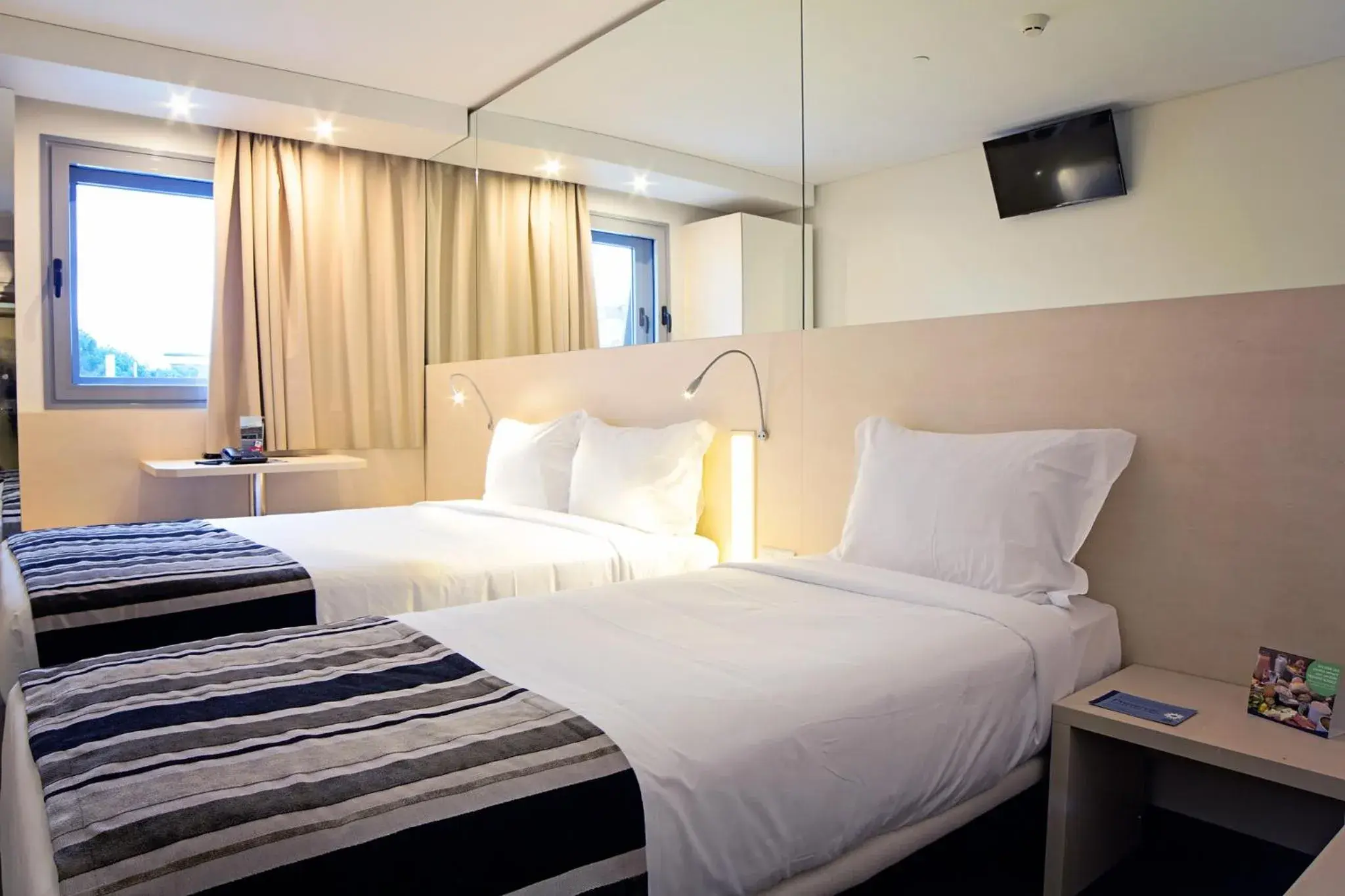 Double Room with Extra Bed in Park Hotel Porto Aeroporto Double Room with Extra Bed in Park Hotel Porto Aeroporto