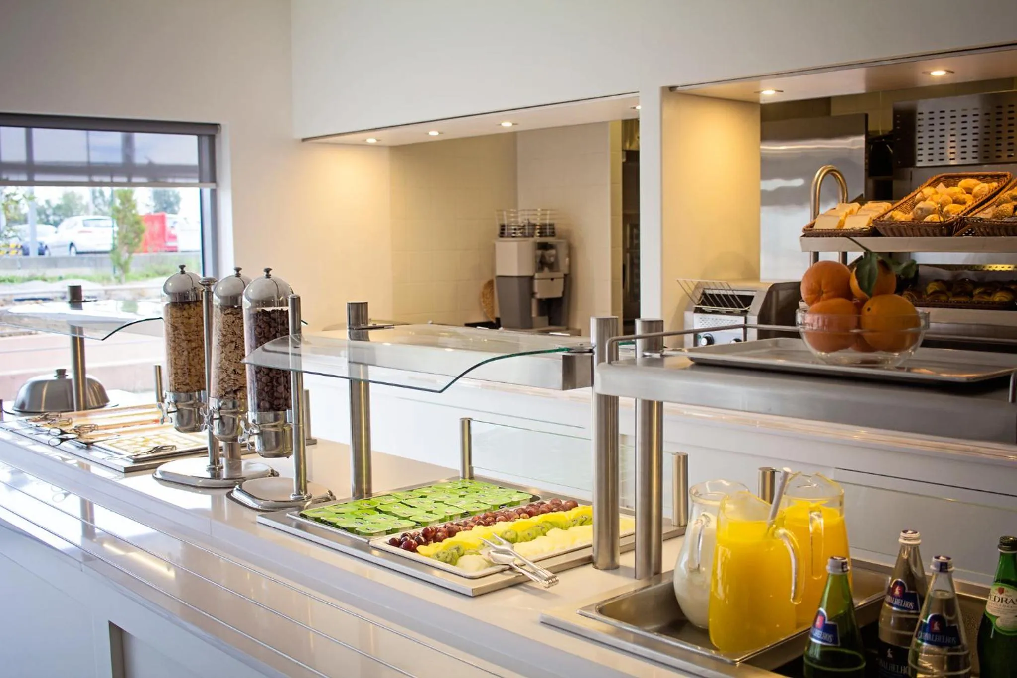 Buffet breakfast in Park Hotel Porto Aeroporto