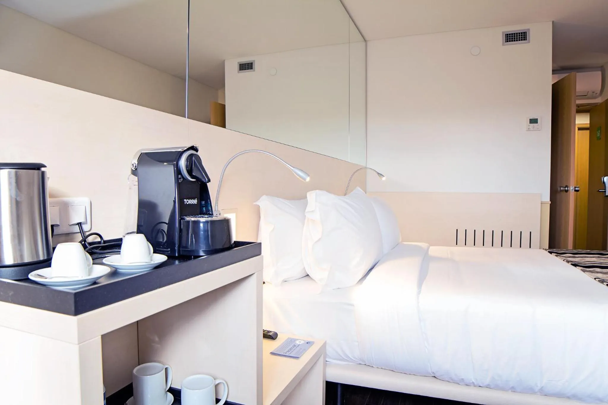 Coffee/tea facilities, Bed in Park Hotel Porto Aeroporto