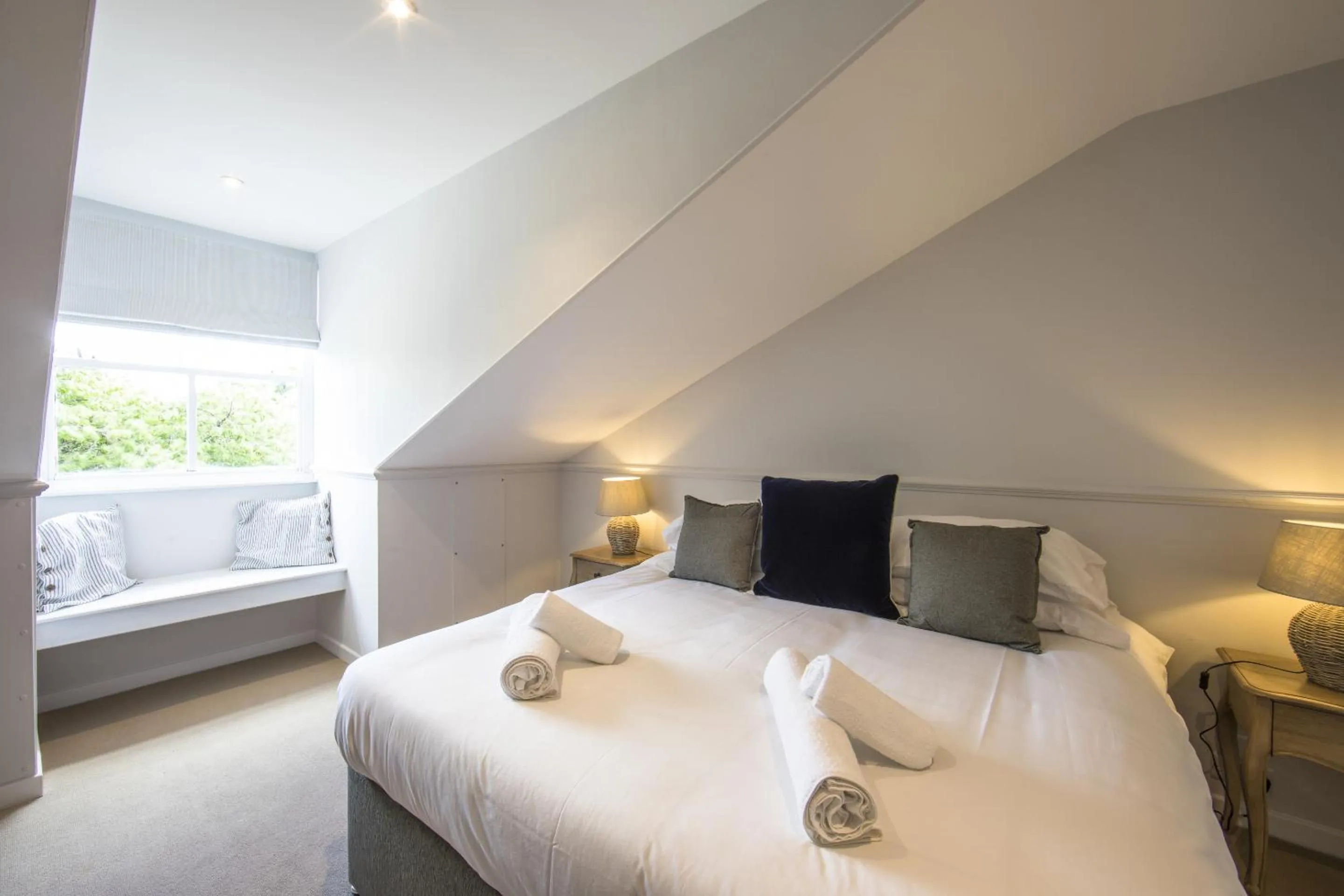 Bedroom, Bed in The Fox Inn