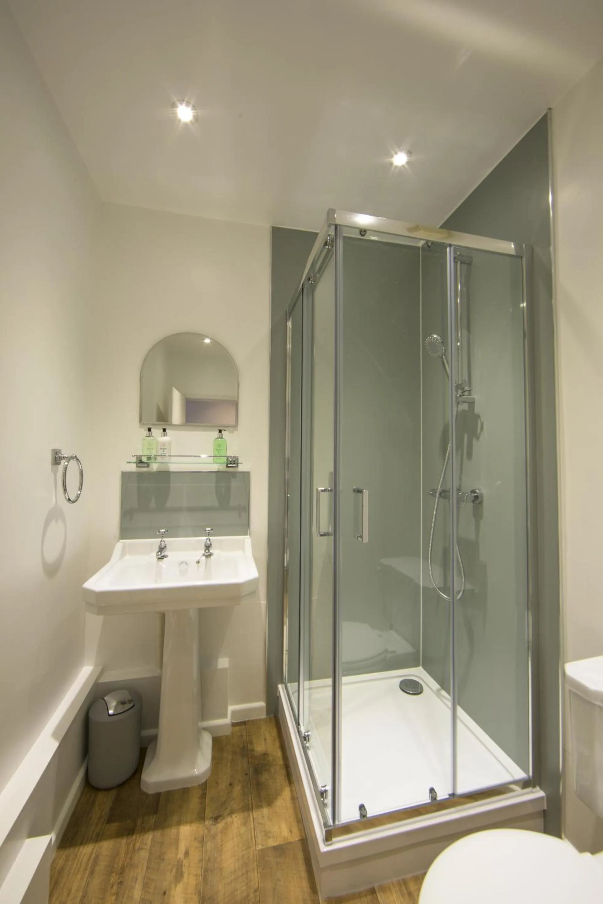 Bathroom in The Fox Inn