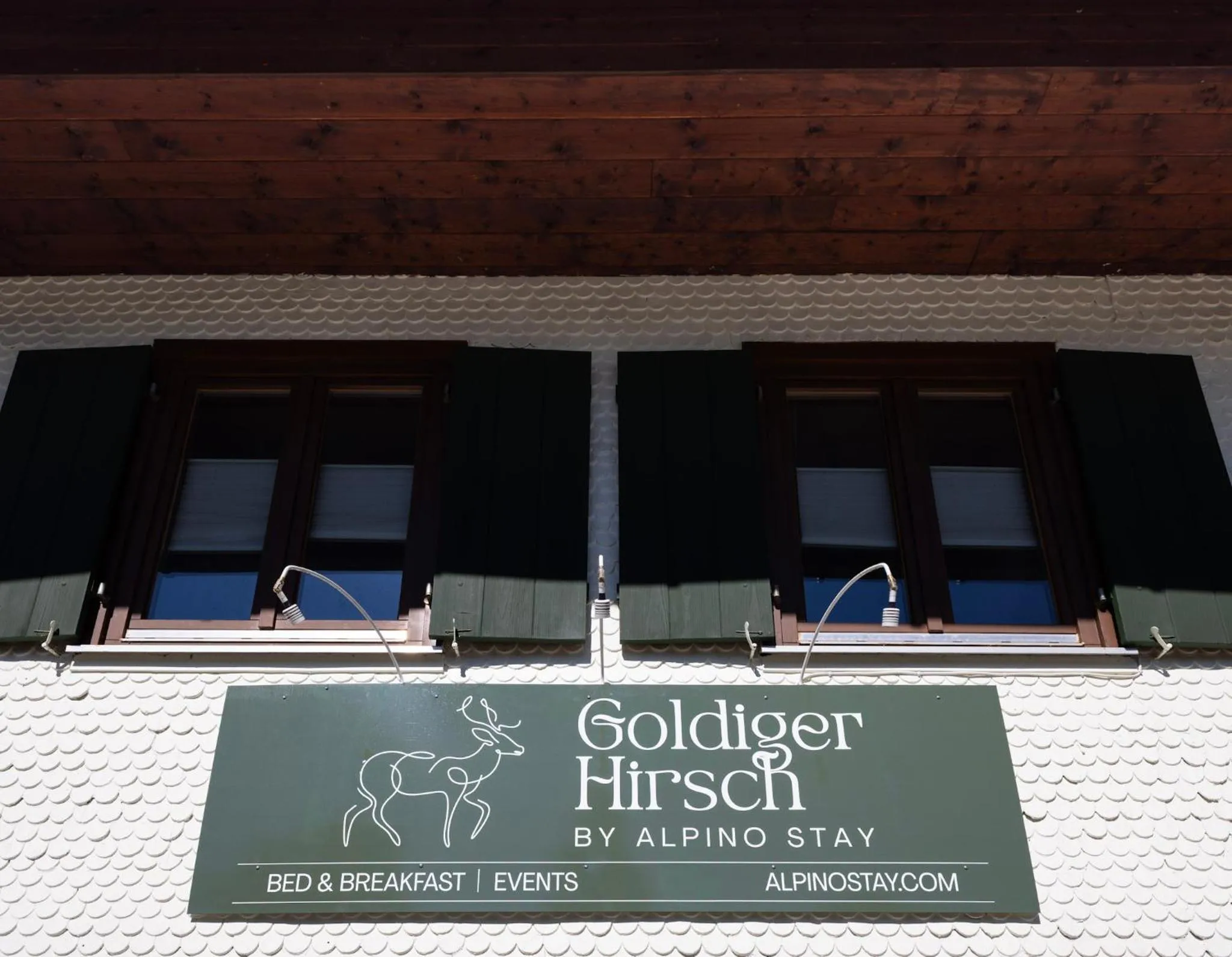 Property building in Goldiger Hirsch B&B mit Gemeinschaftsküche