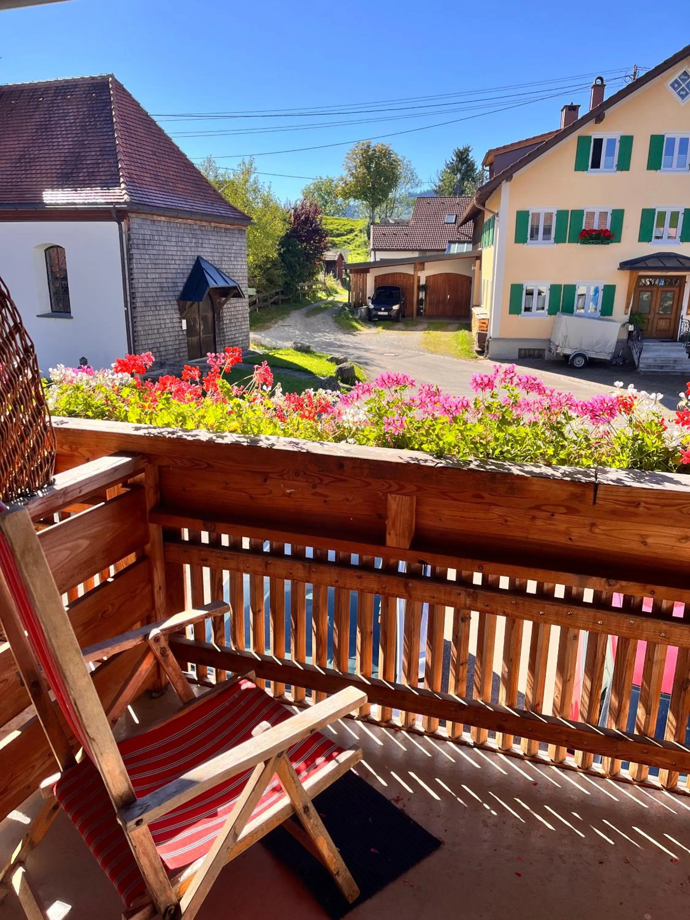 Balcony/Terrace in Goldiger Hirsch B&B mit Gemeinschaftsküche