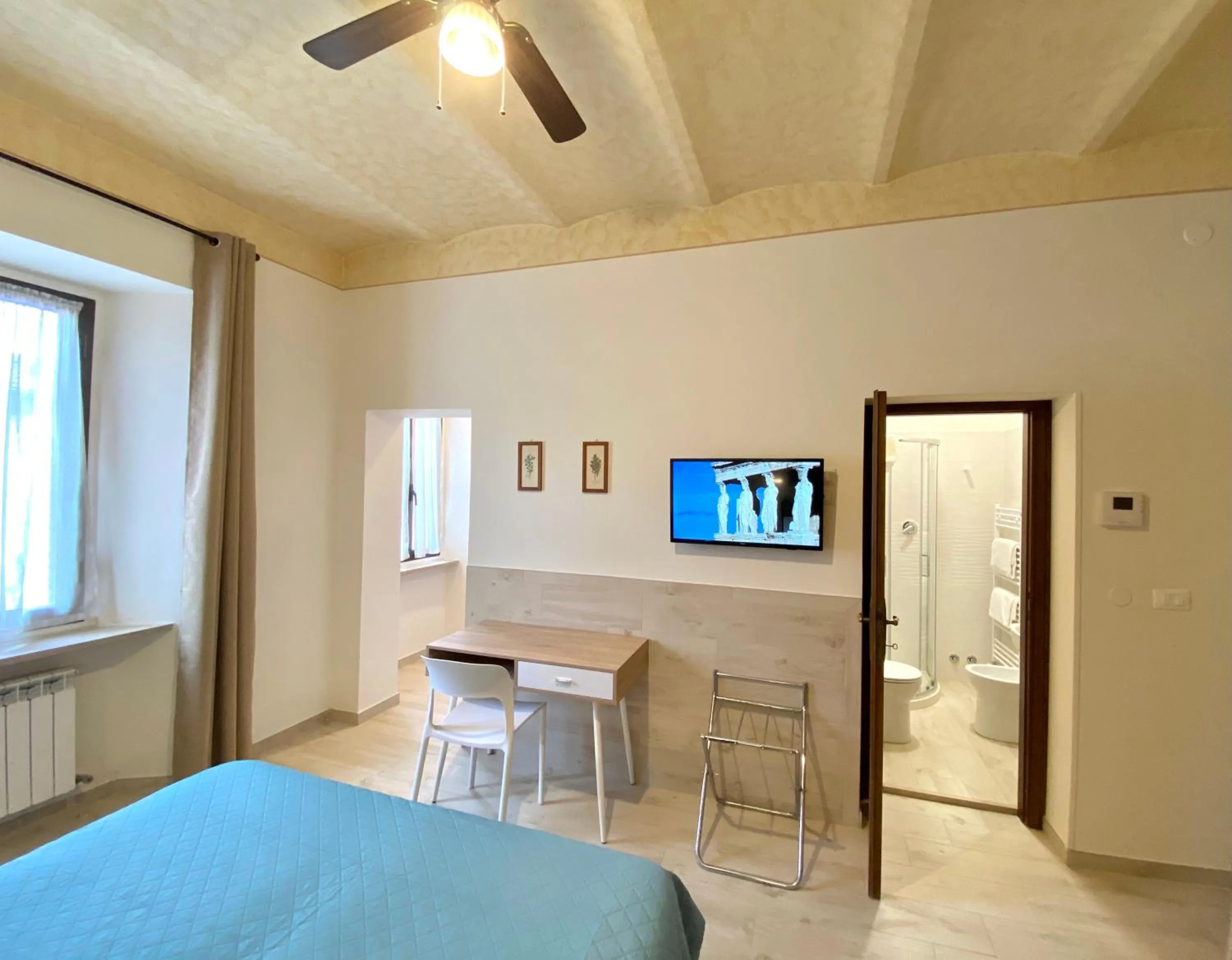 TV and multimedia, Bed in Residence Signa