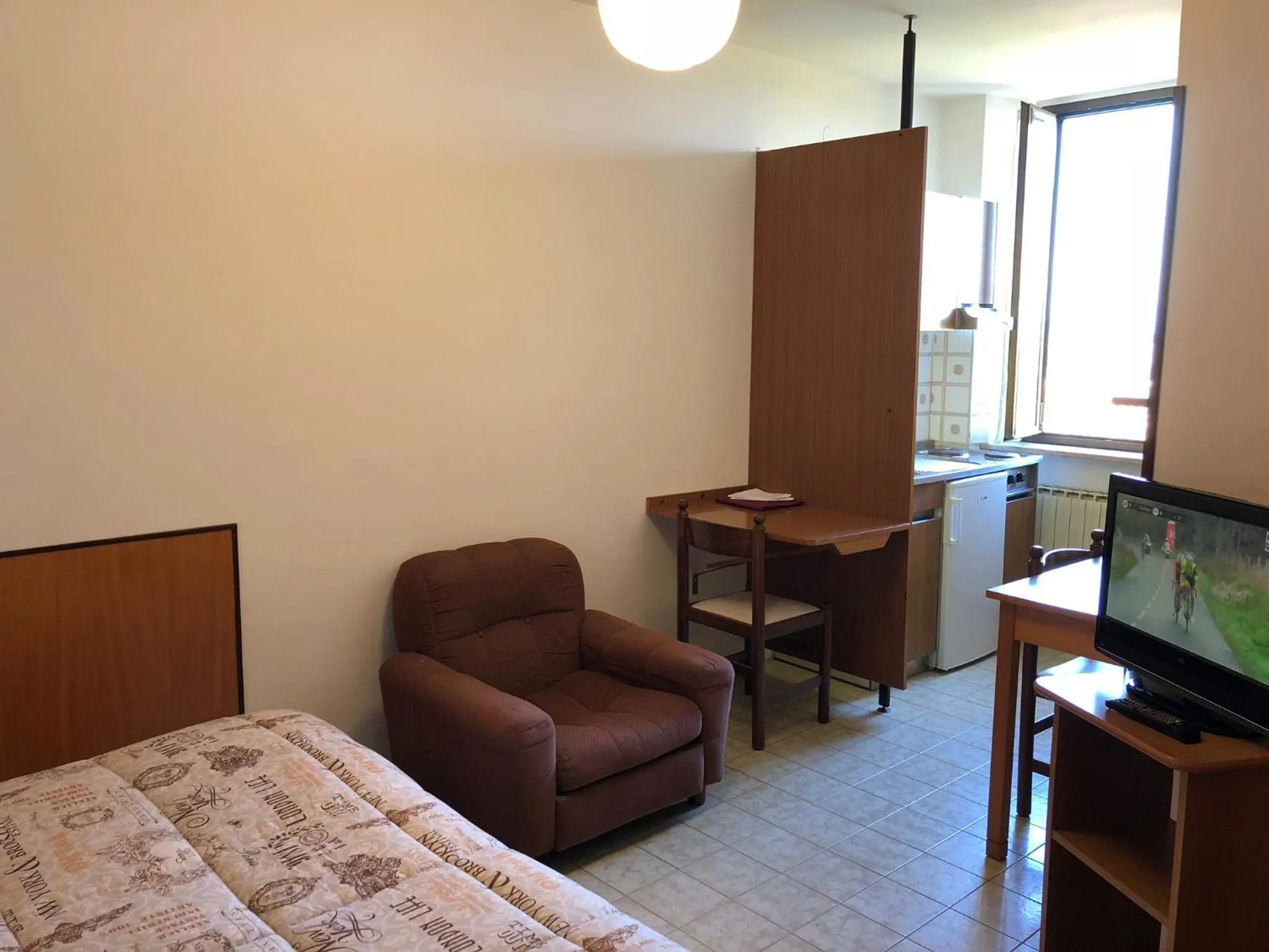 TV and multimedia, Bed in Residence Signa