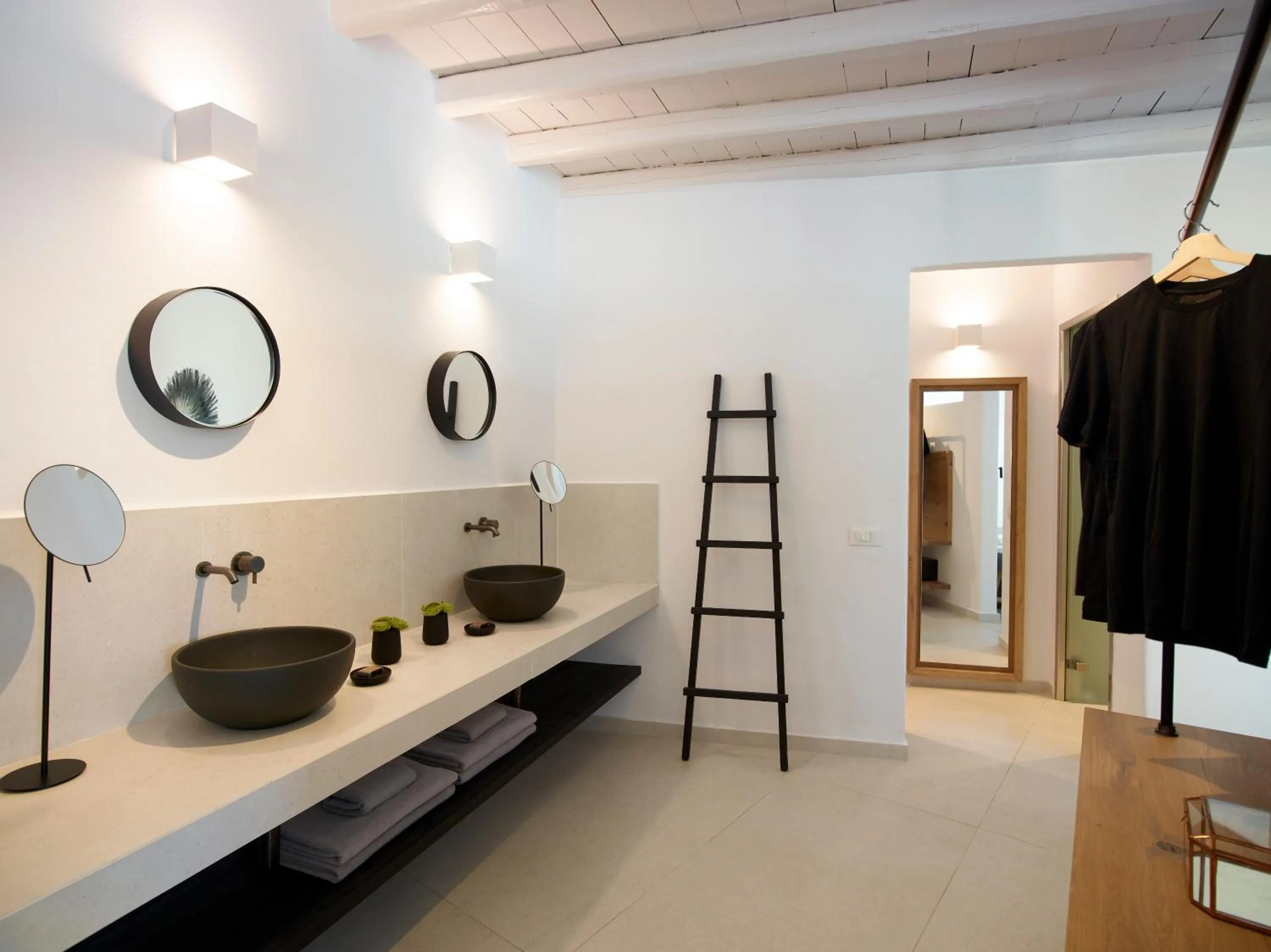 Bathroom in Kallos of Mykonos - previous Leonis Summer Houses