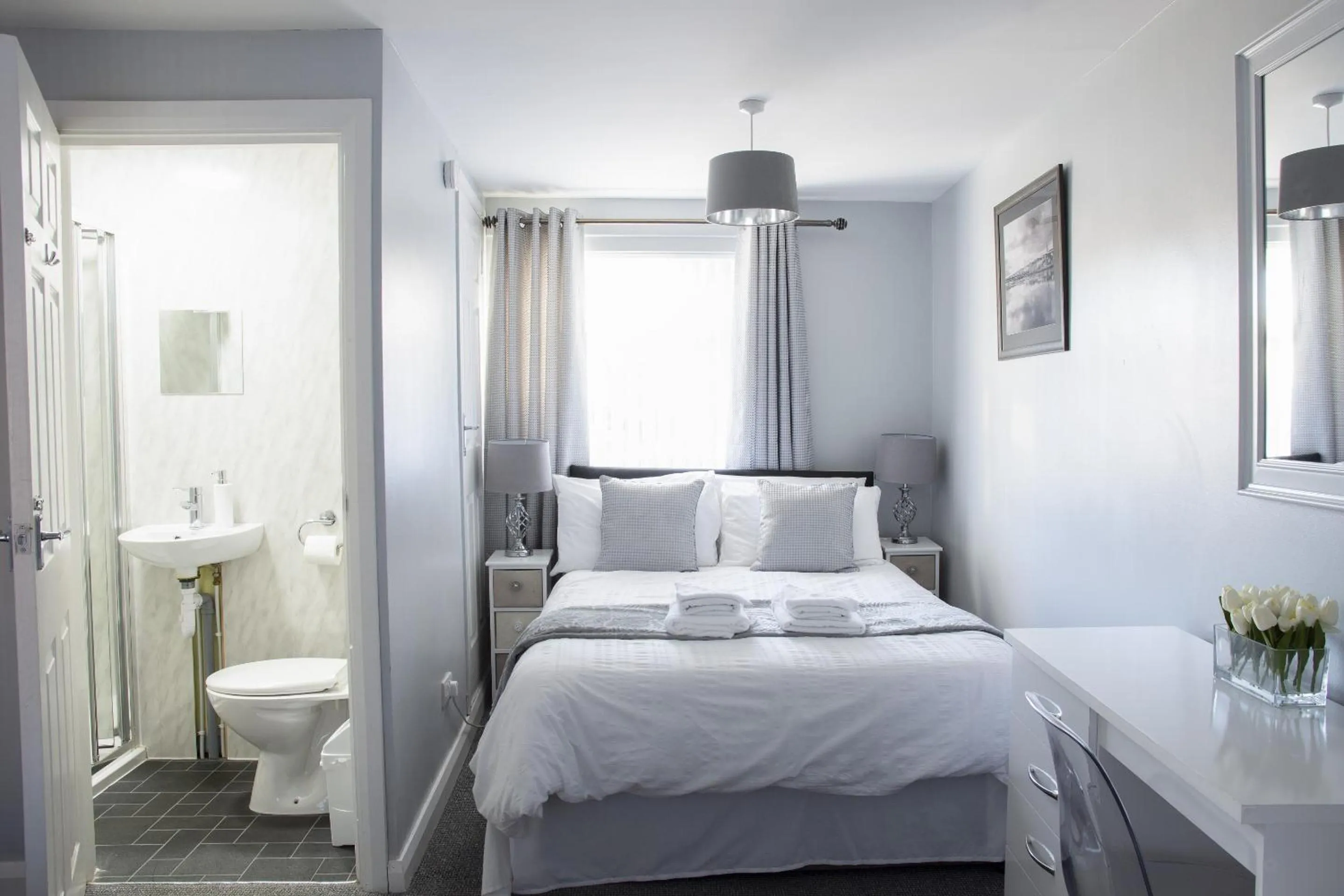 Bedroom, Bed in bishop gate bnb