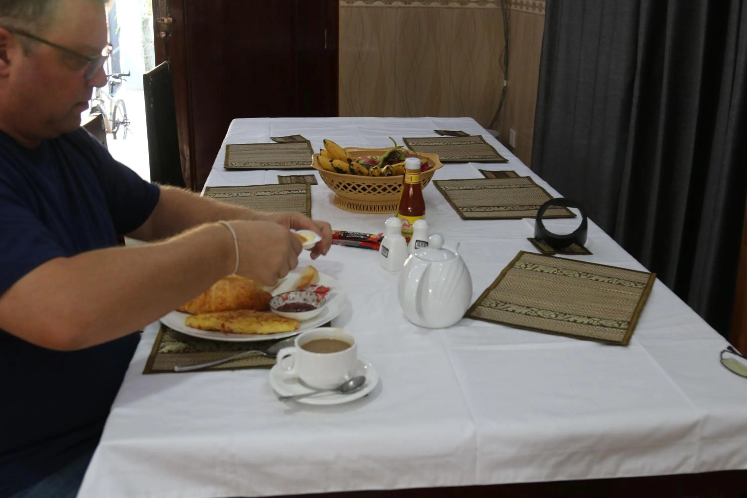 Restaurant/places to eat in Realkhom Homestay