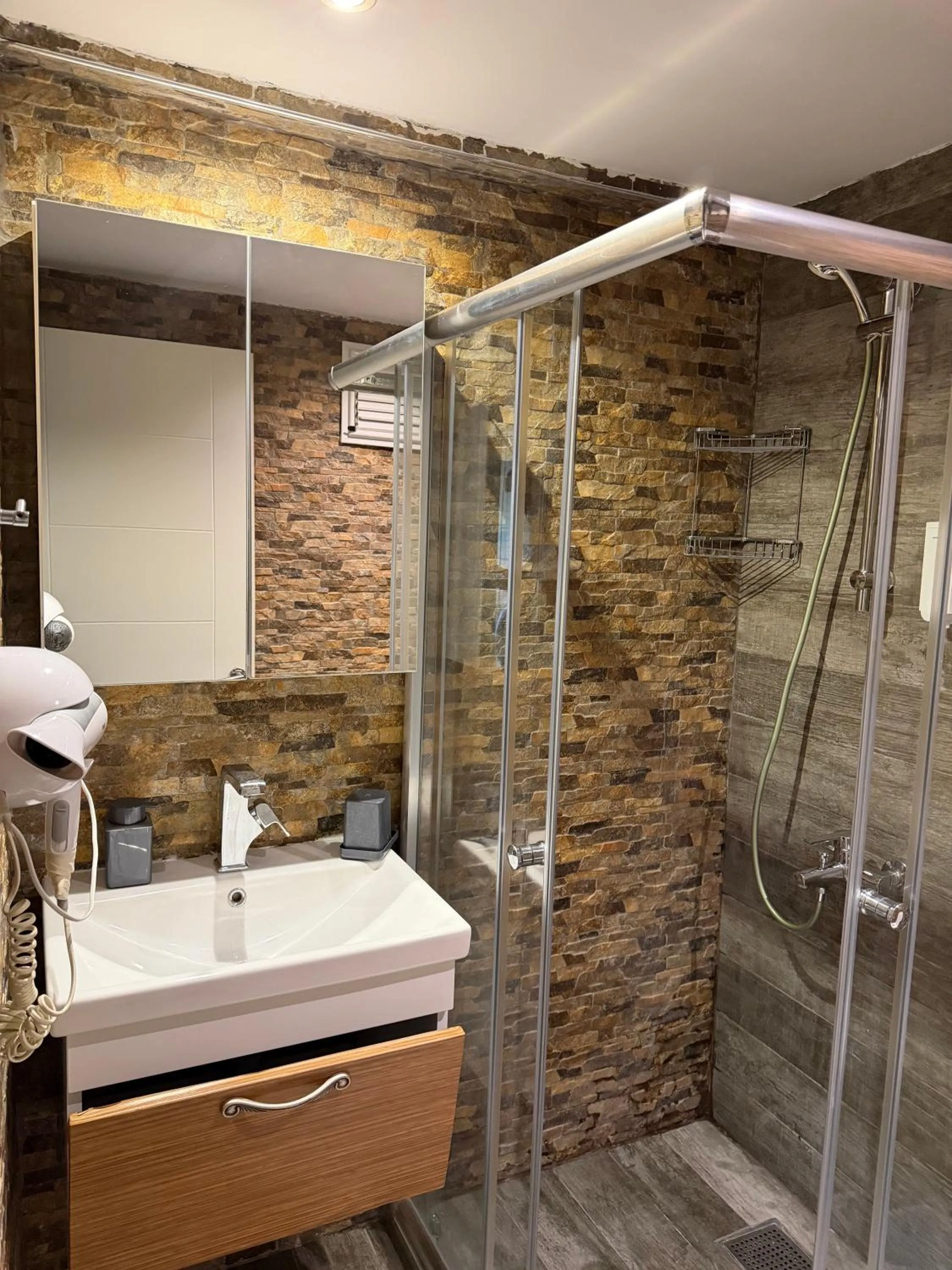 Shower in Deluxe Beach Residence