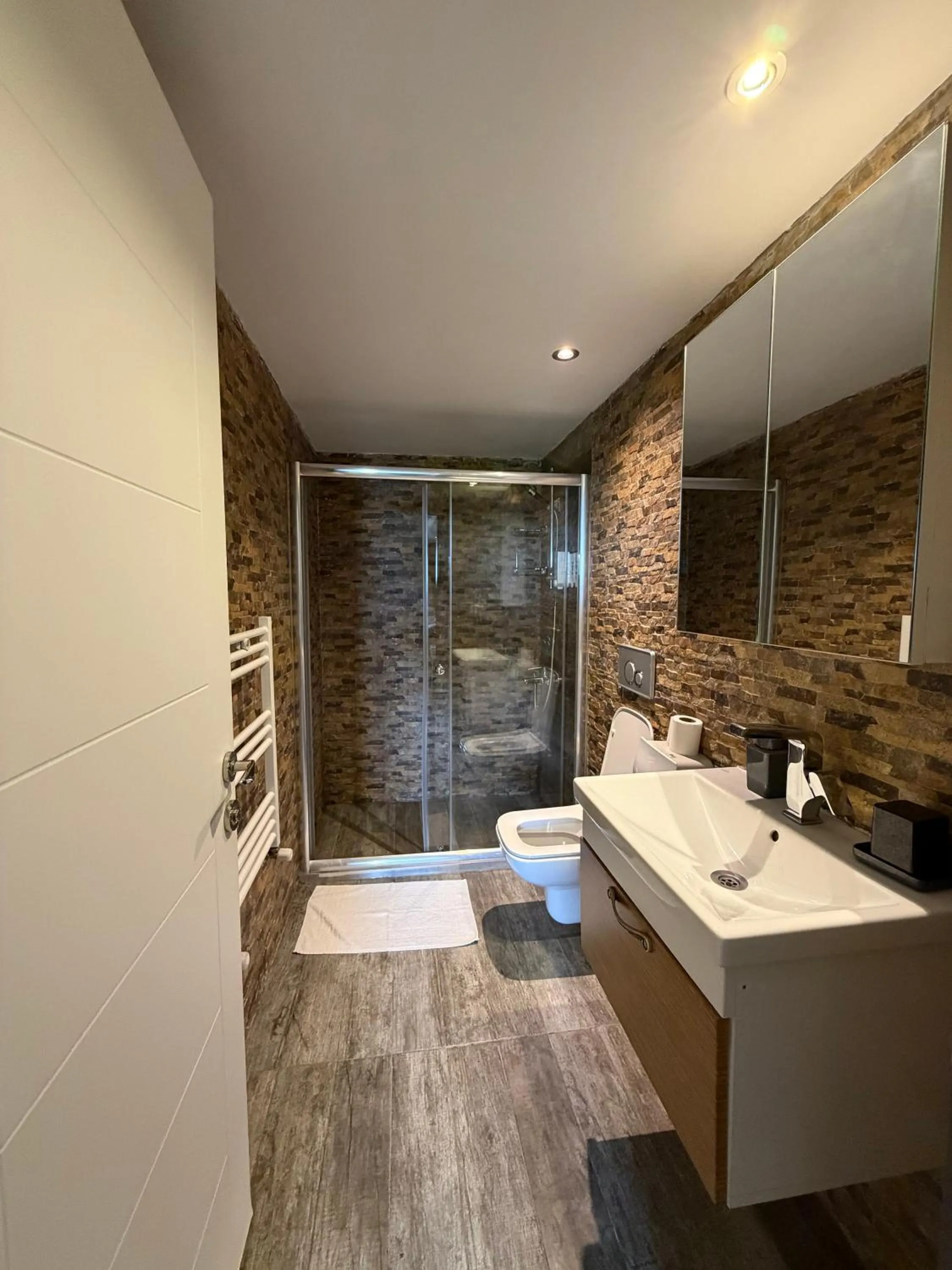 Shower in Deluxe Beach Residence