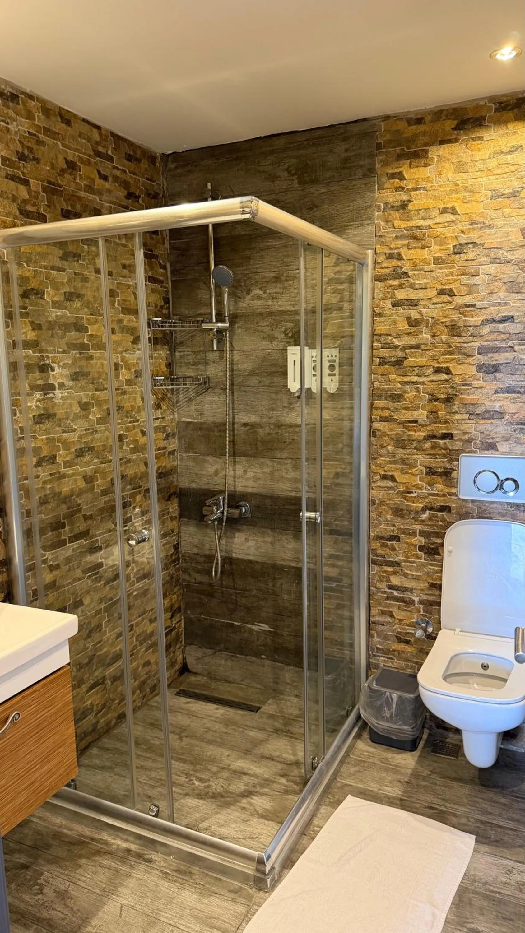 Shower in Deluxe Beach Residence