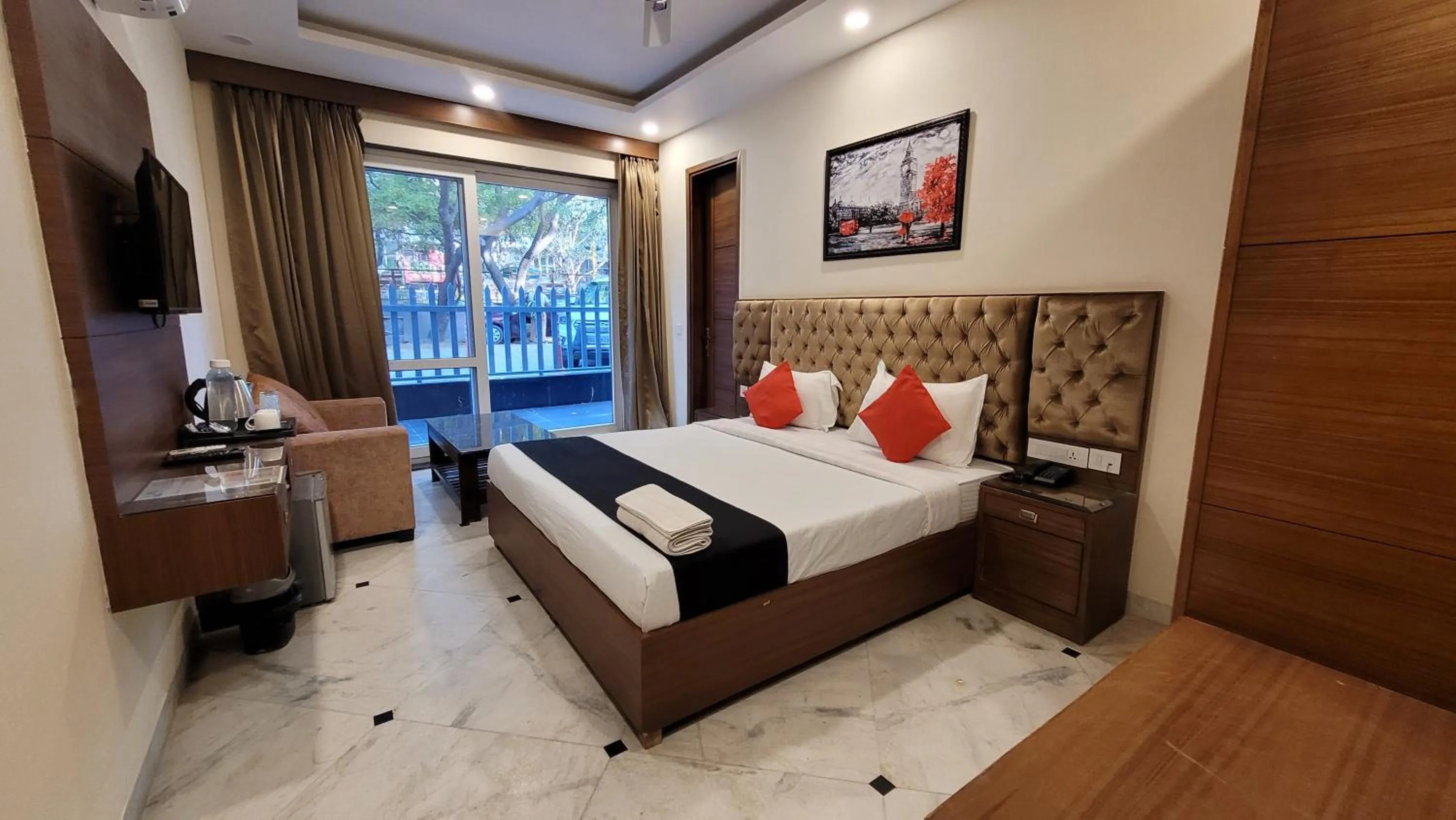 Bed in JMD Residency