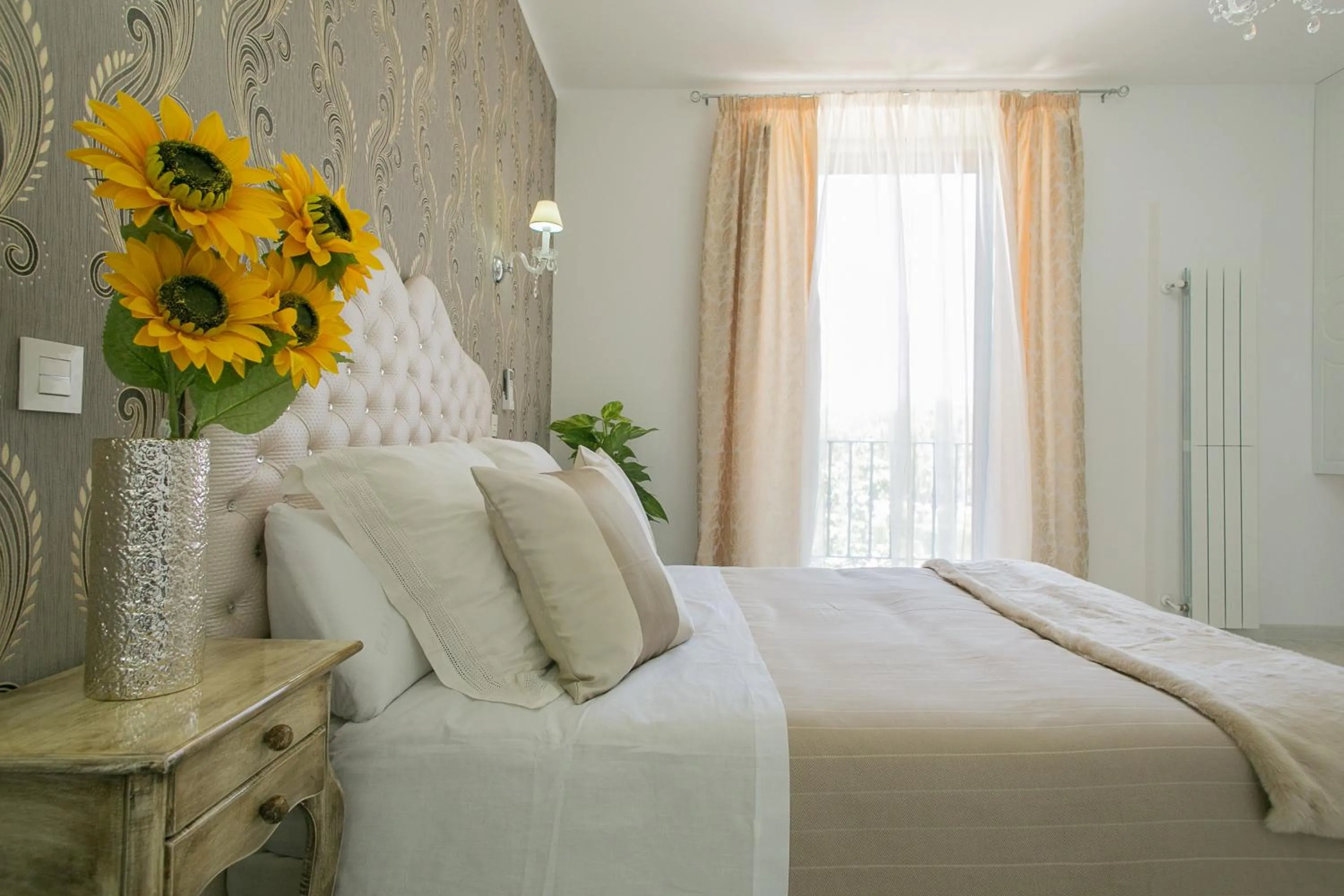 Photo of the whole room, Bed in Hostal Central Palace Madrid