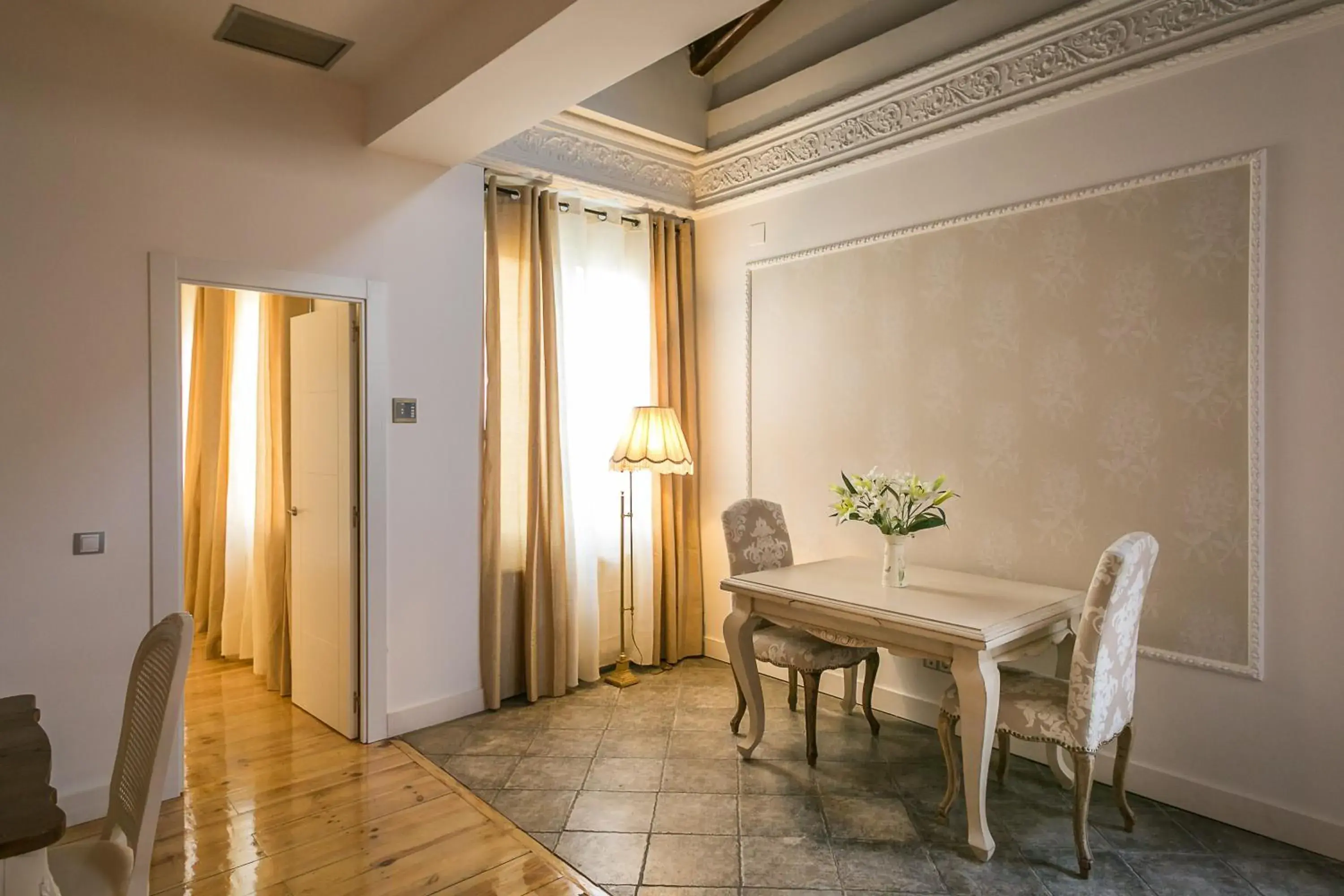 Interior Premium Double Room in Hostal Central Palace Madrid Interior Premium Double Room in Hostal Central Palace Madrid