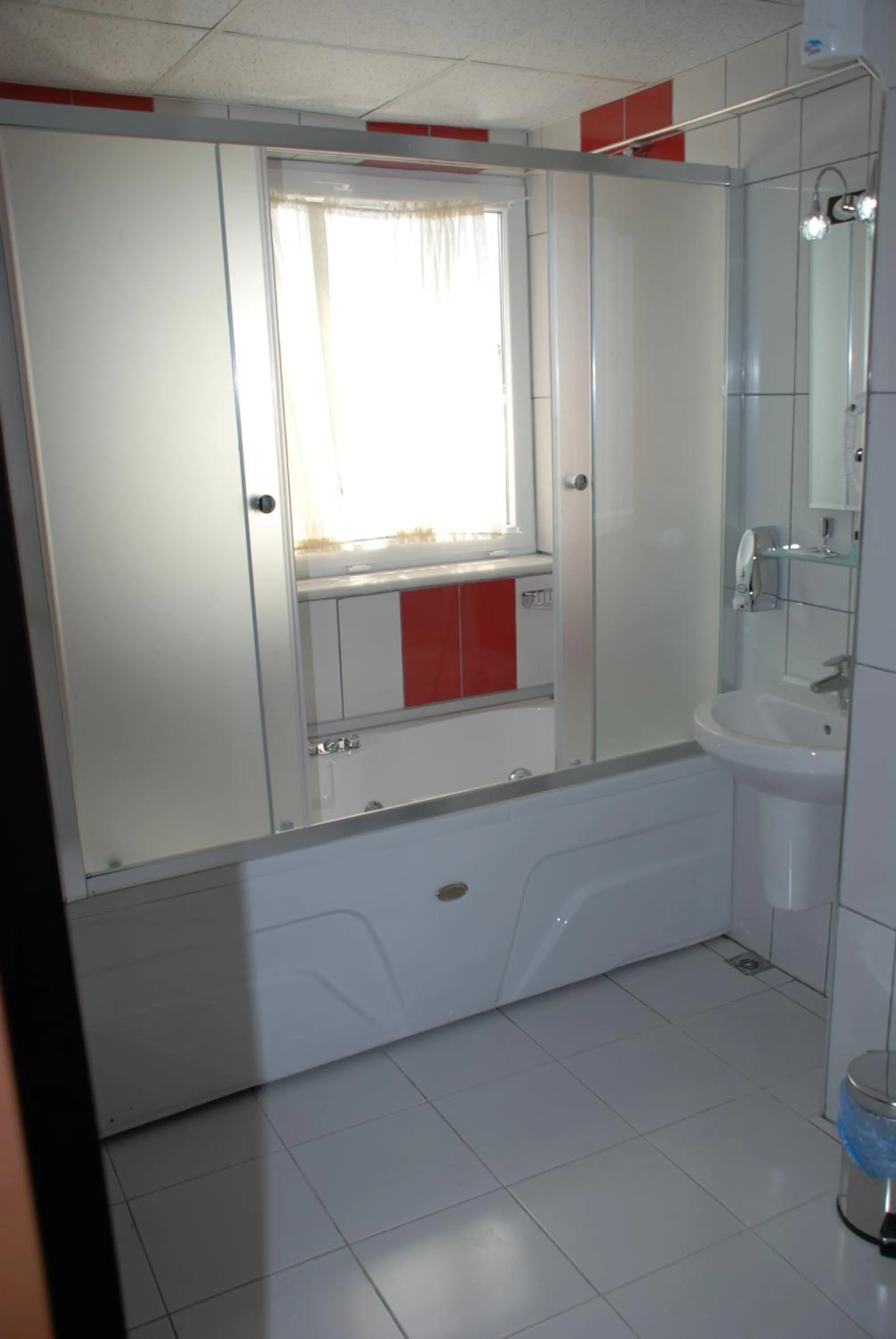 Shower in Hotel Timya