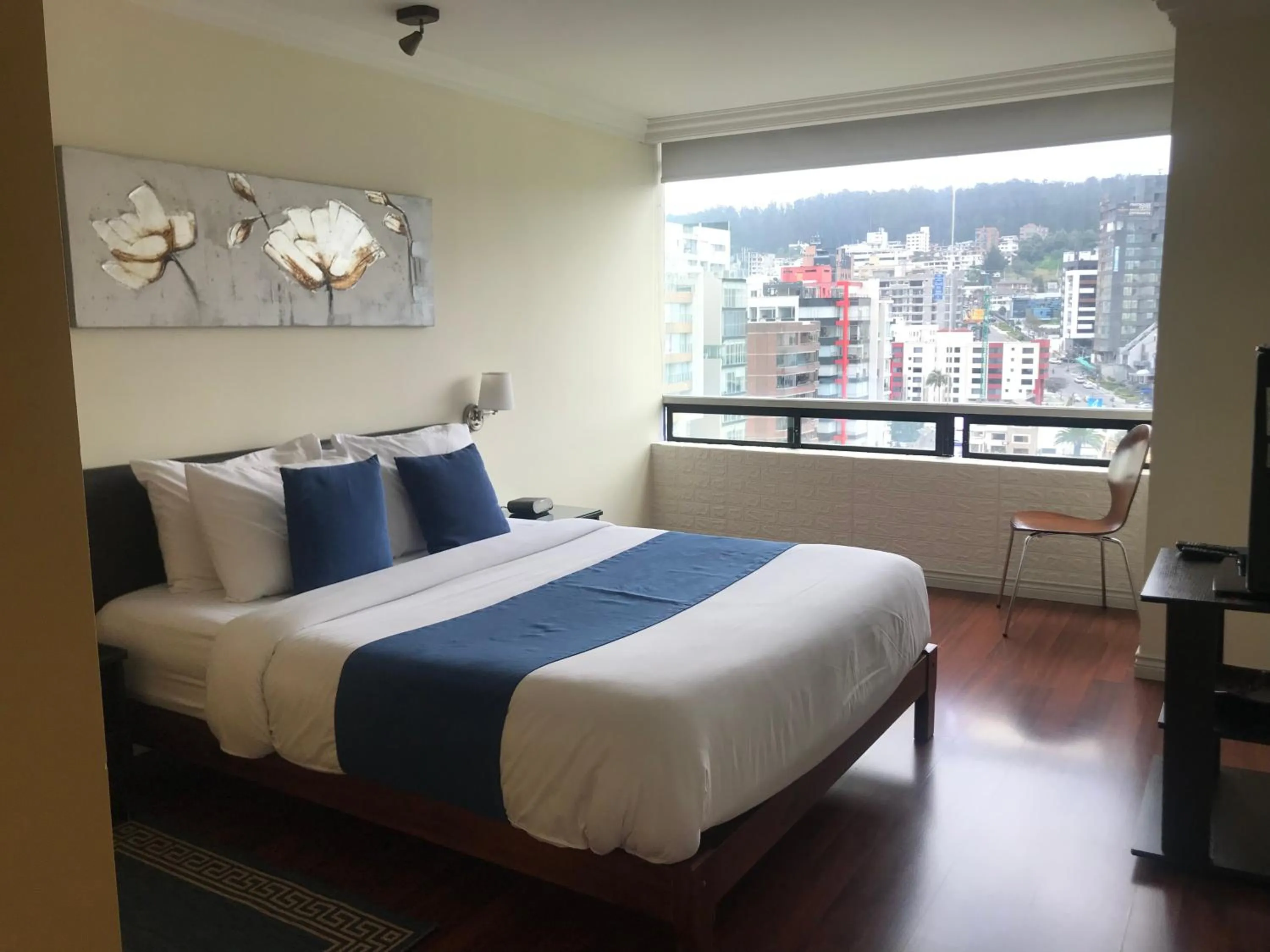 Photo of the whole room, Bed in BlueZone Apartments