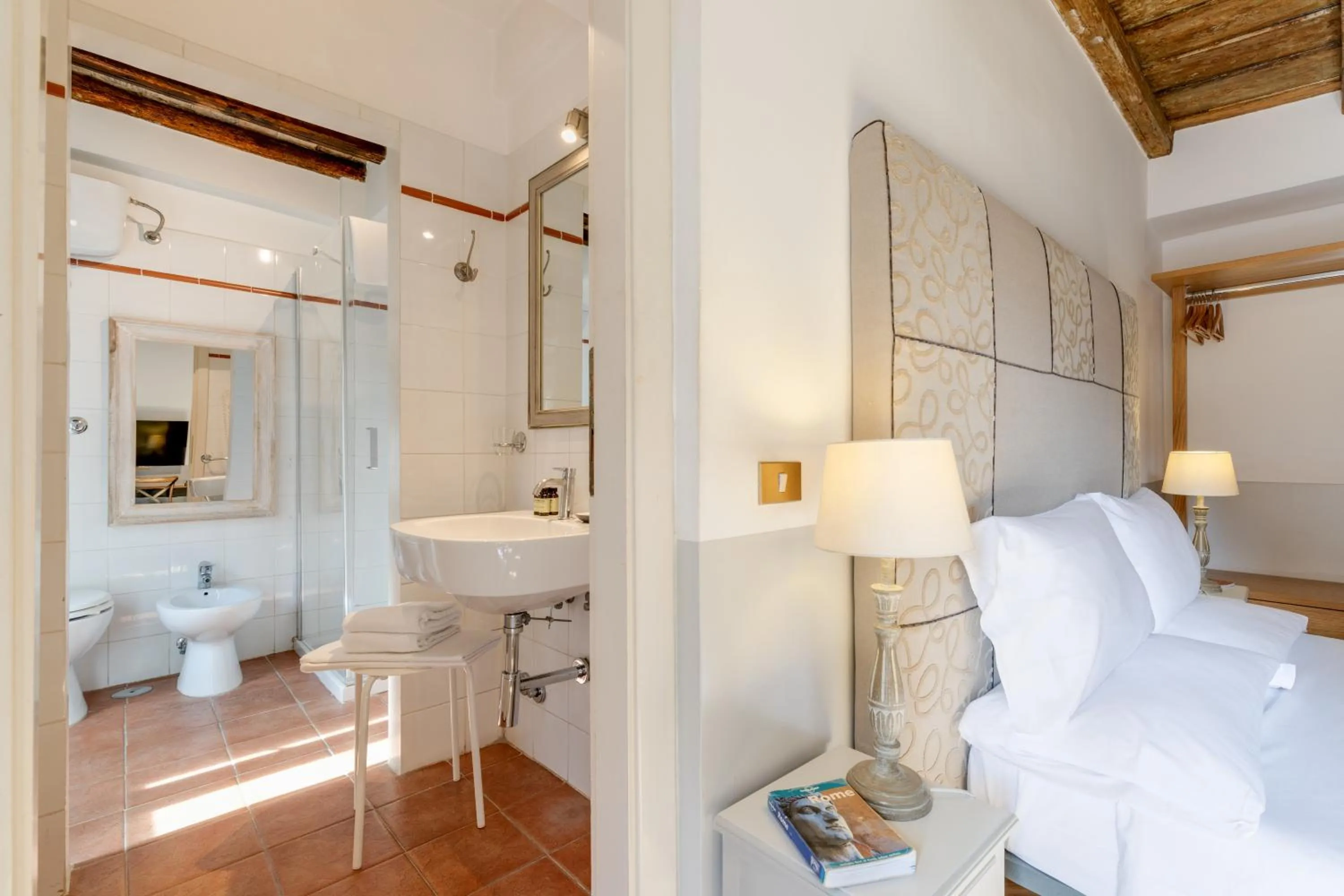 Bathroom, Bed in The Bluehostel