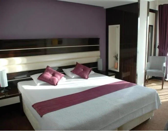 Bed in Hotel La Bella Soma