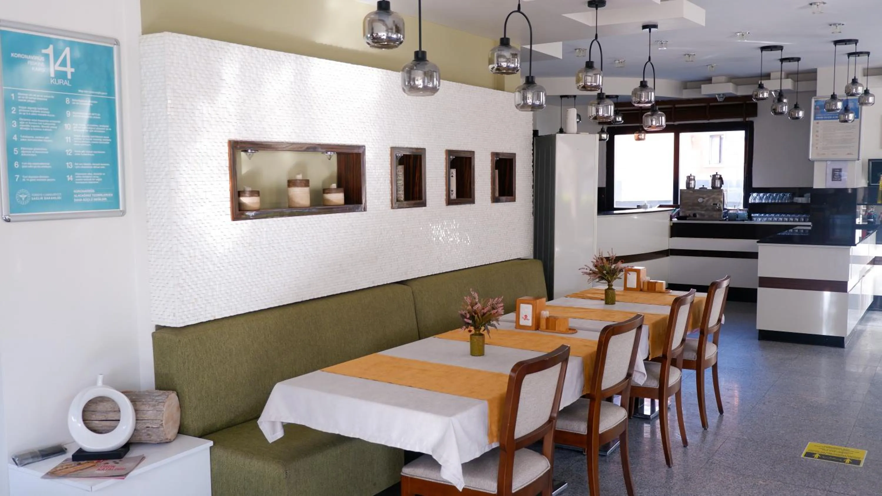 Restaurant/places to eat in Hotel La Bella Soma