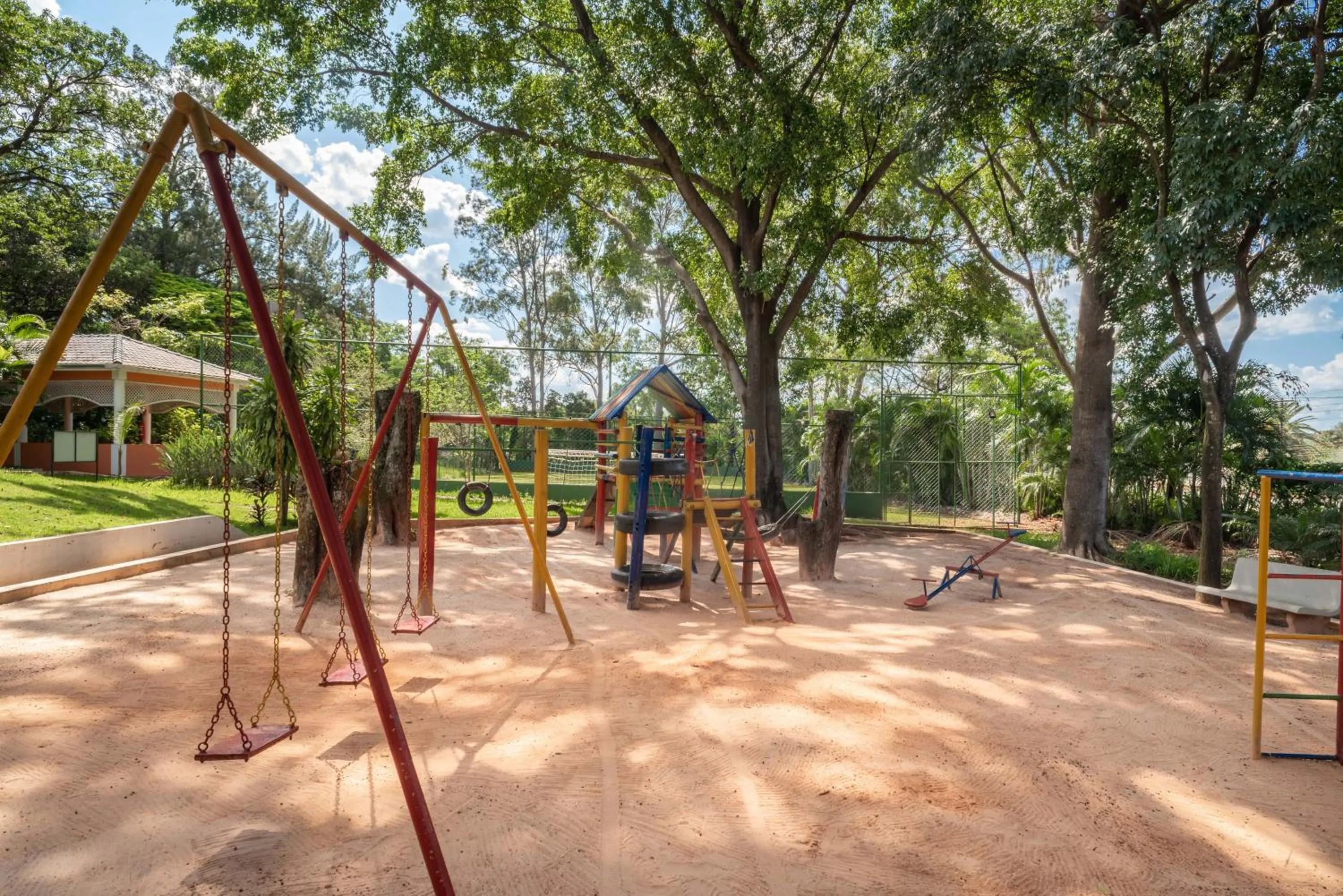 Children play ground in Carlton Suítes Limeira