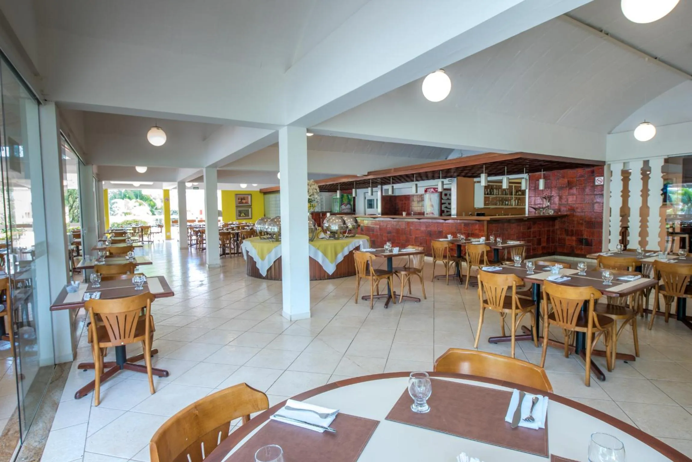 Restaurant/places to eat in Carlton Suítes Limeira