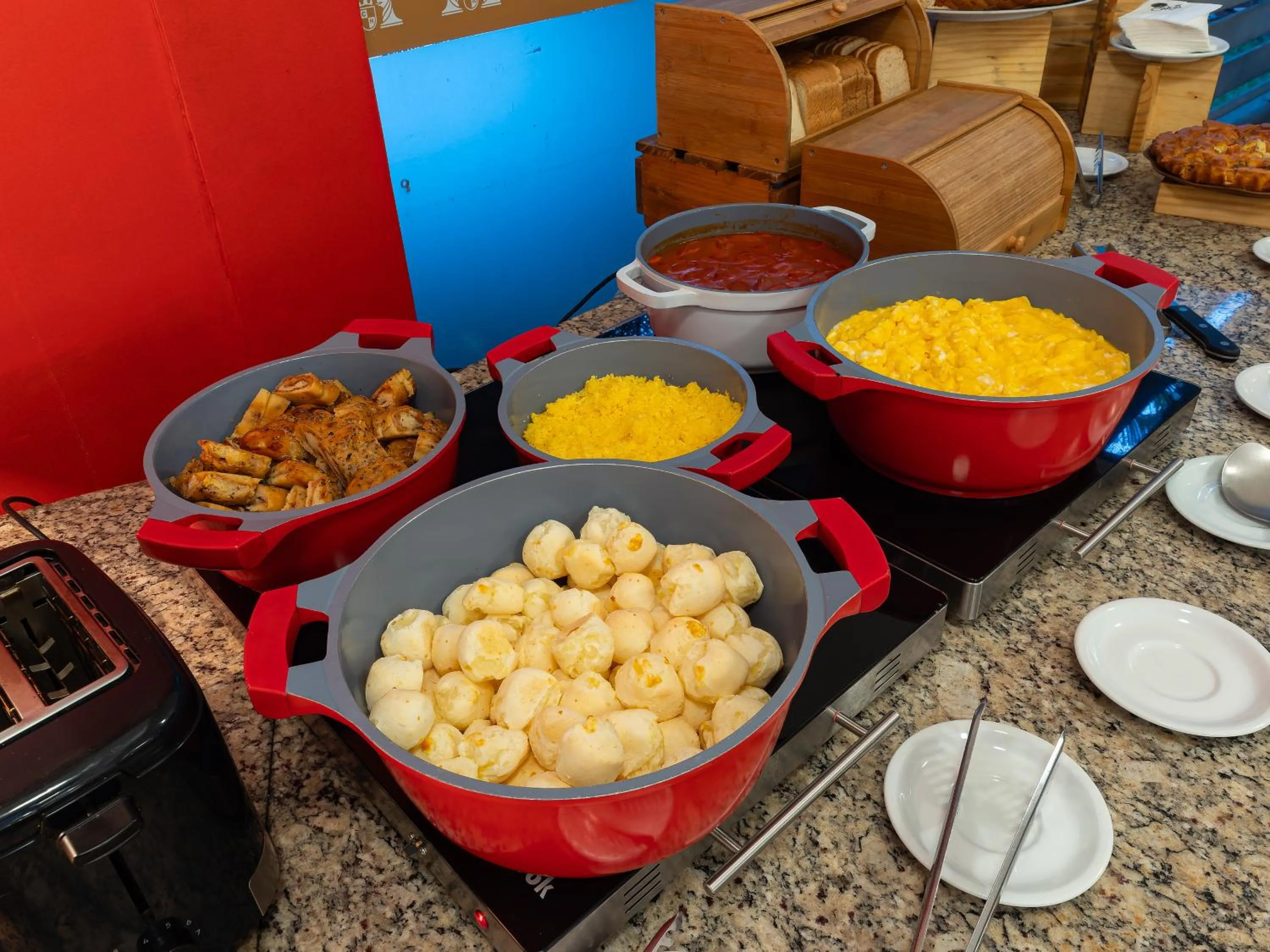 Breakfast in Carlton Suítes Limeira
