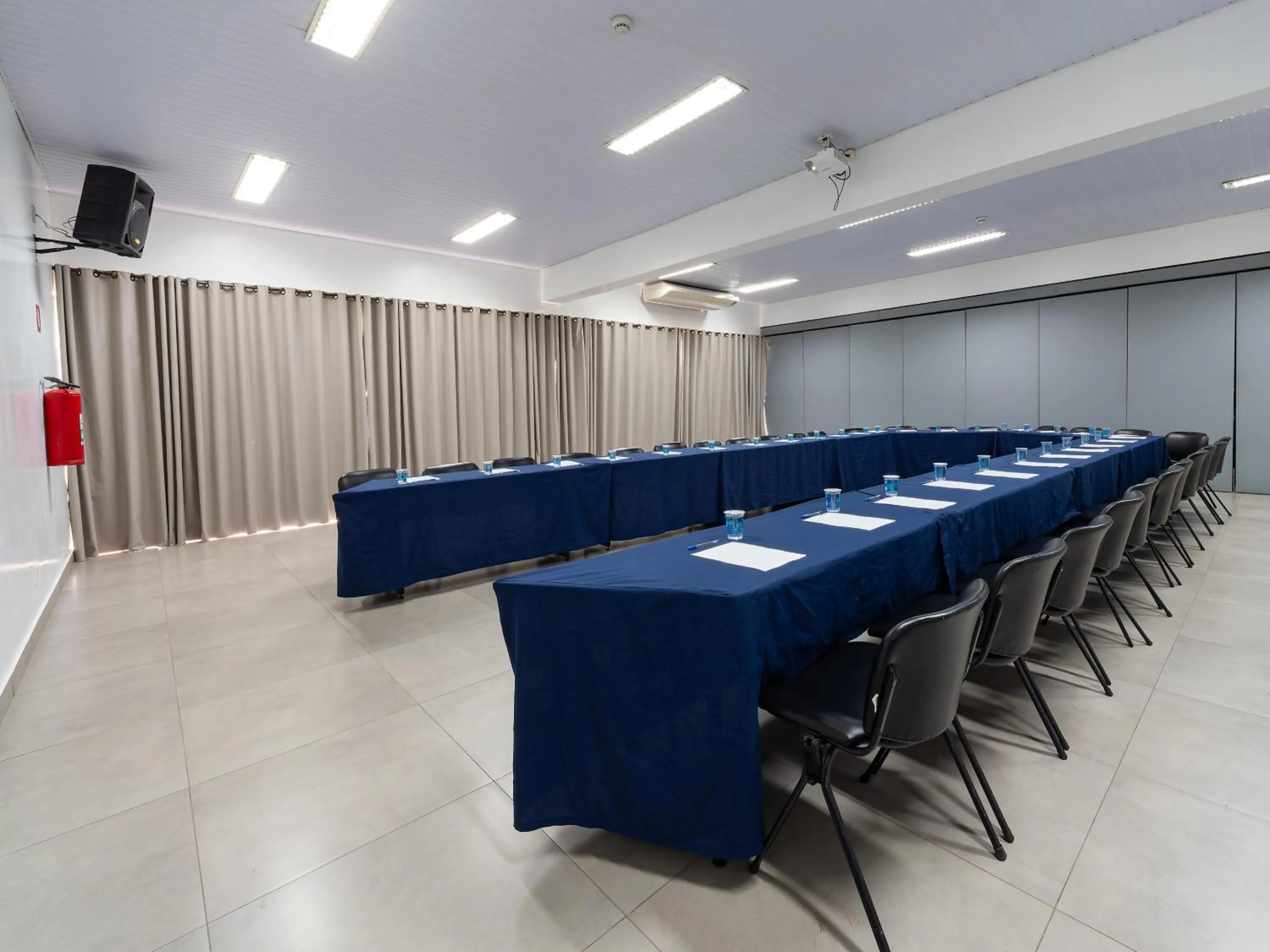 Banquet/Function facilities in Carlton Suítes Limeira