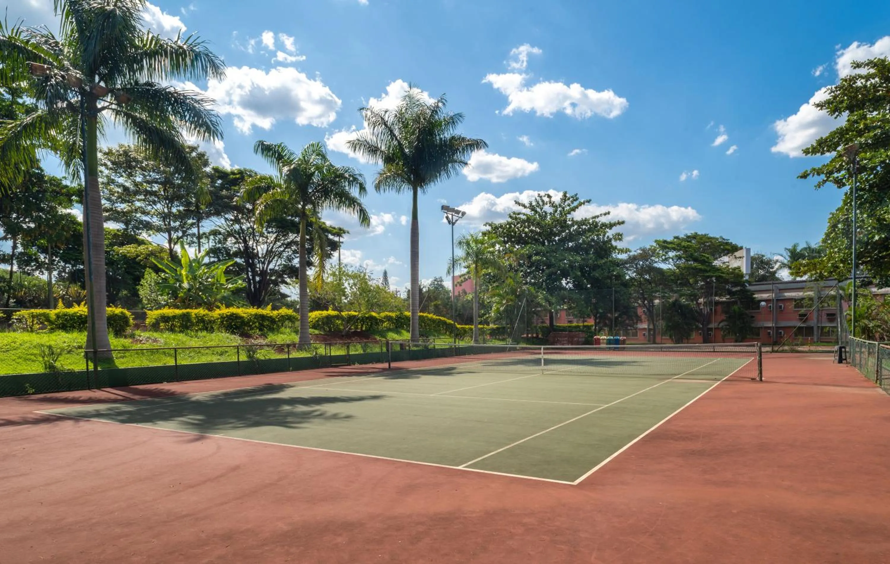 Tennis court in Carlton Suítes Limeira
