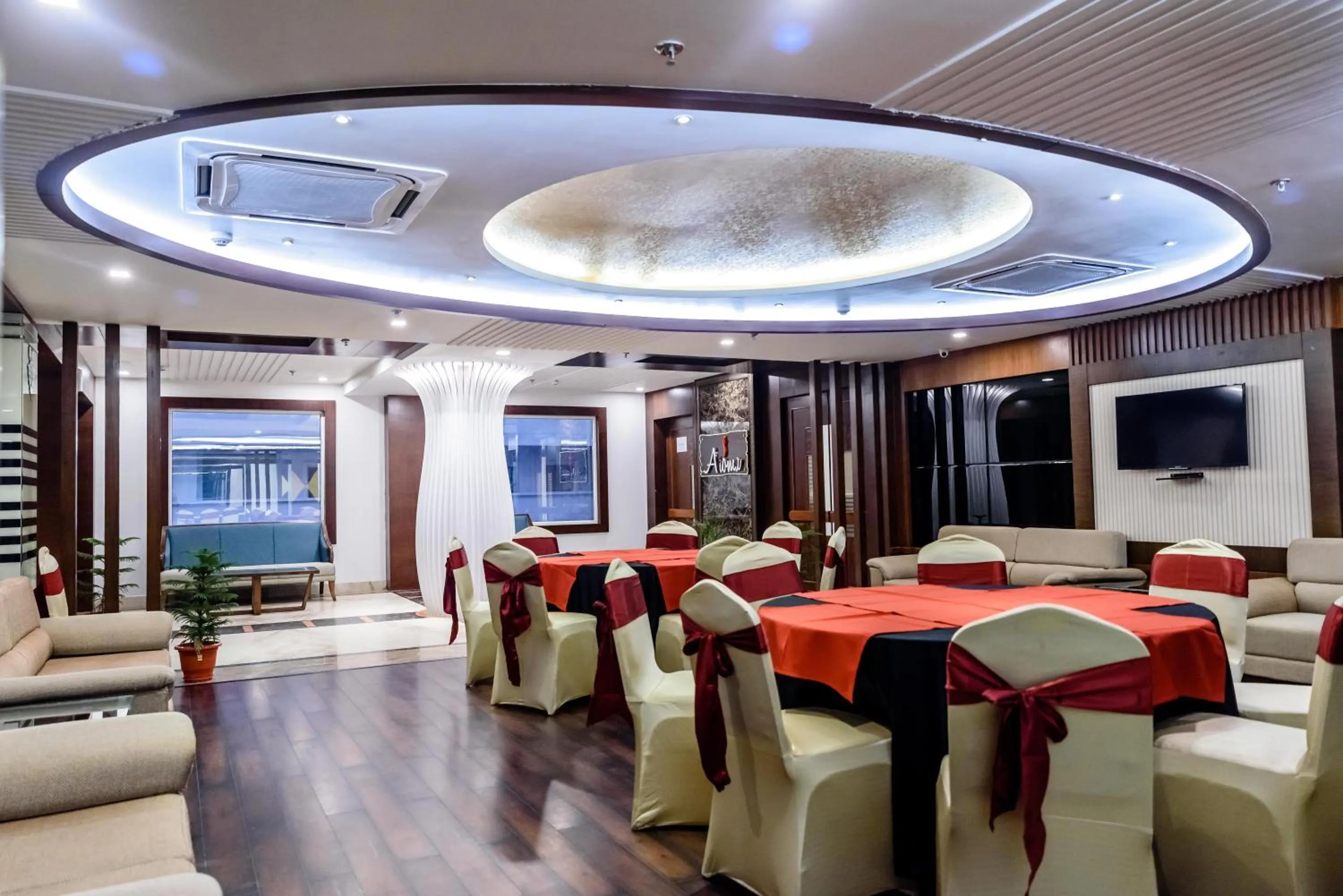Restaurant/places to eat in Konark Grand Hotel