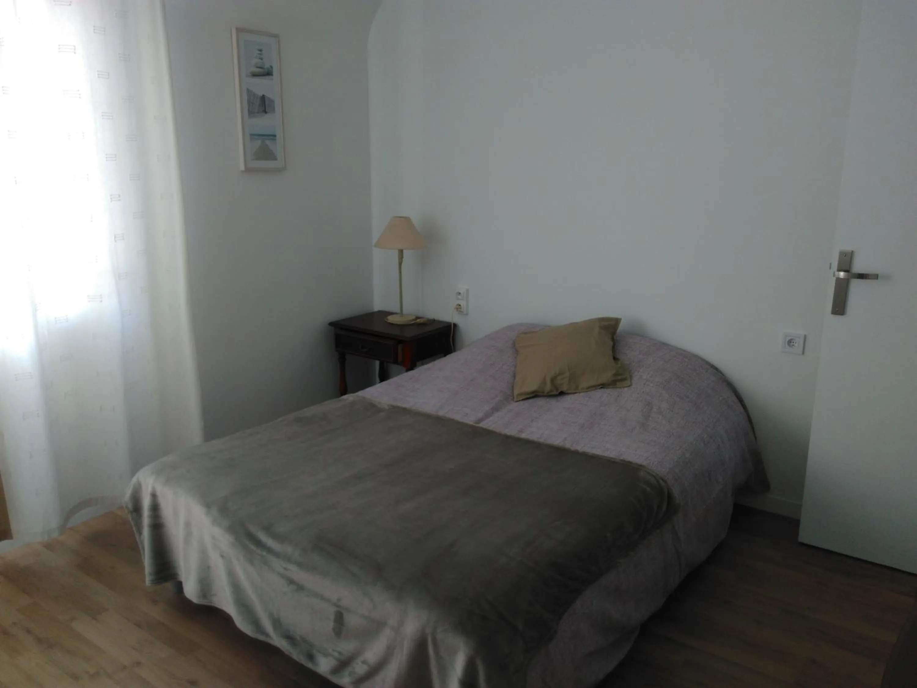 Photo of the whole room, Bed in Les Greniers De Blanche