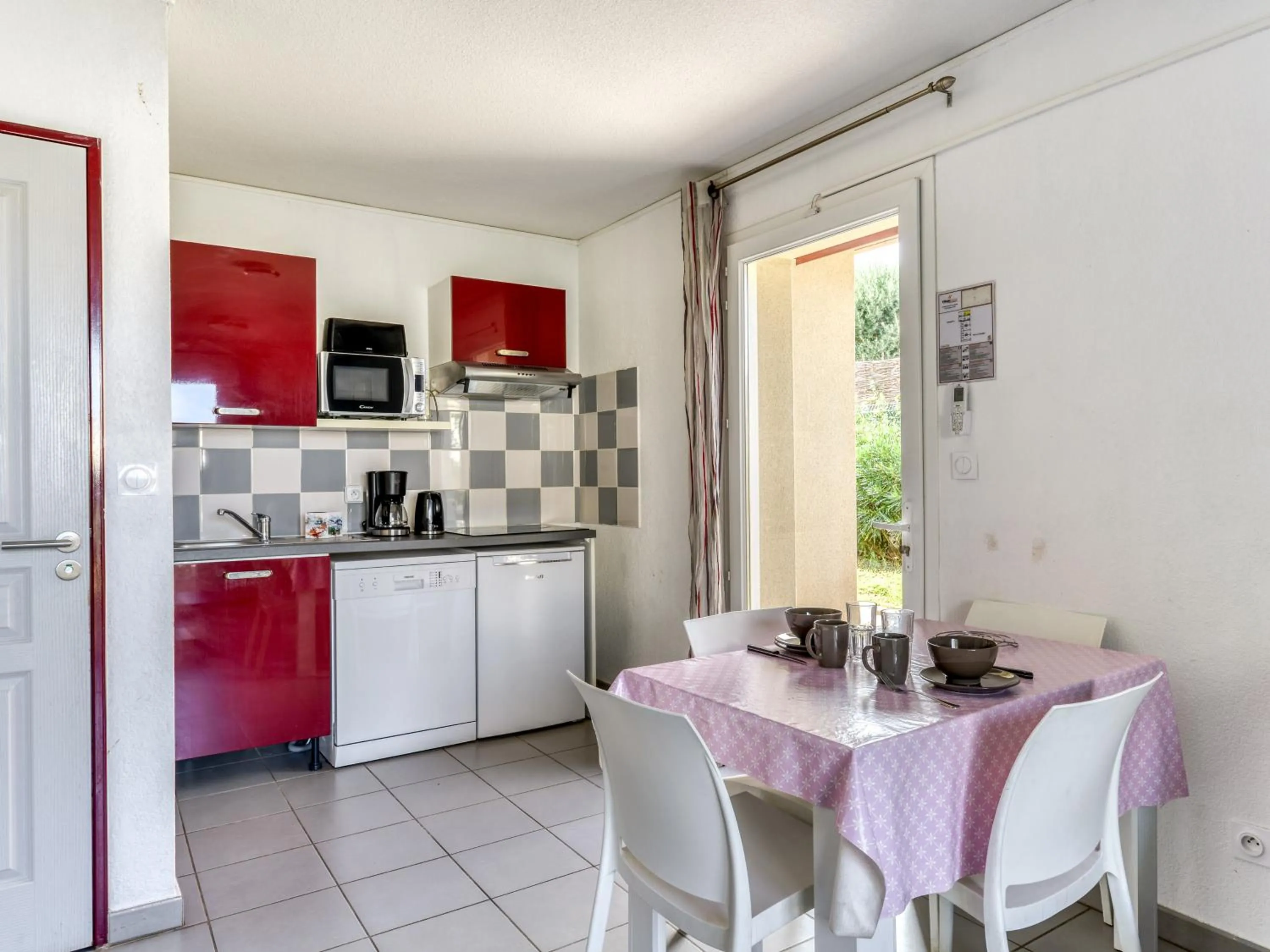 Dining area in Vacancéole - Les demeures de la Massane - Argelès-sur-Mer