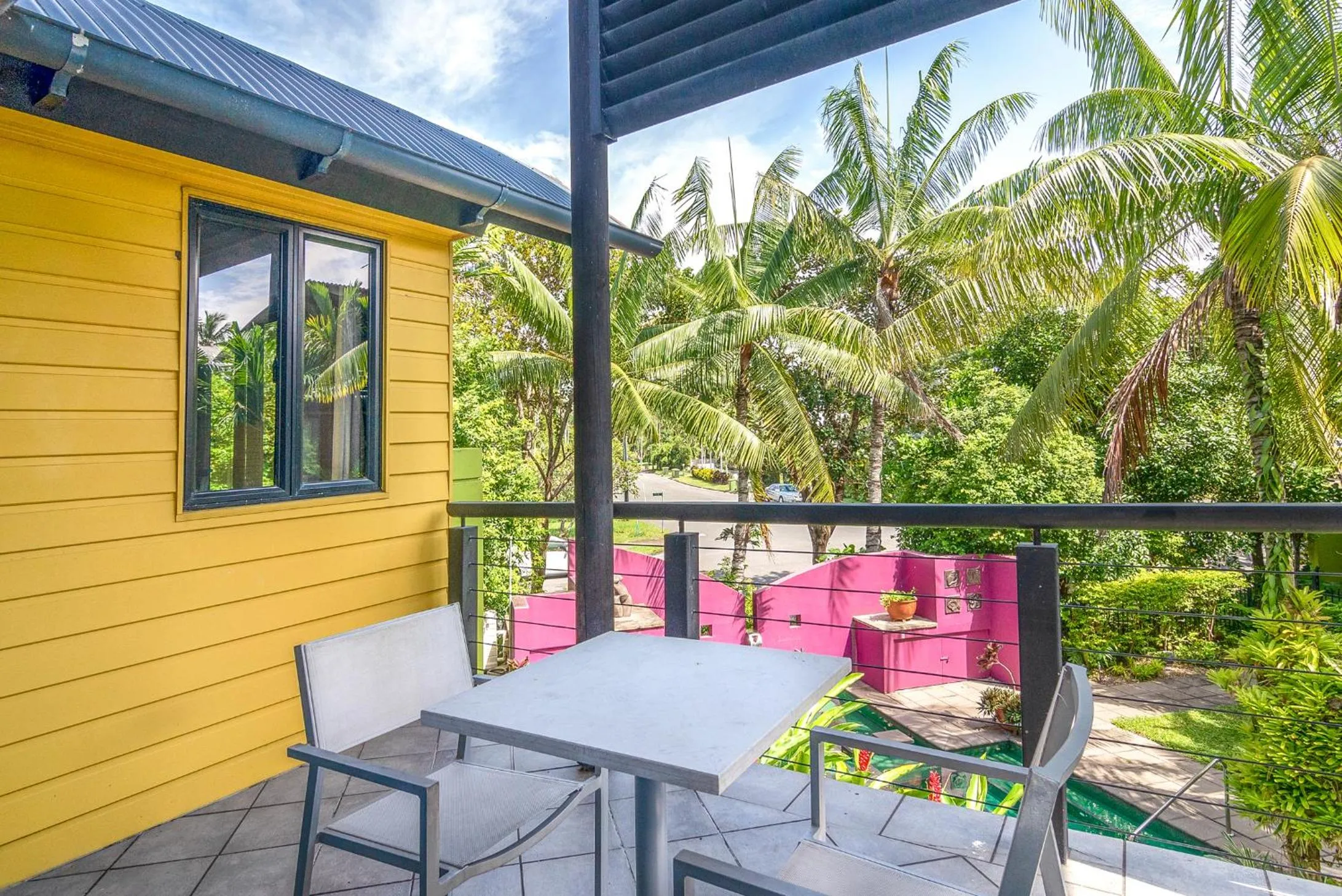 Dreamcatcher Beach-Side Apartments