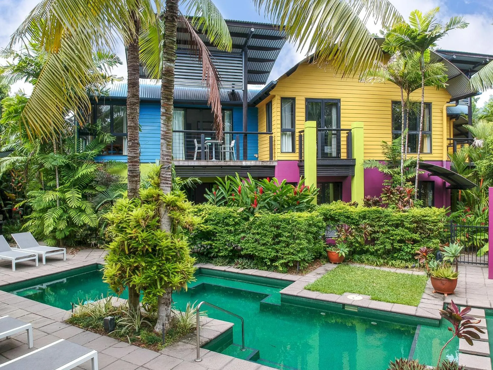 Dreamcatcher Beach-Side Apartments