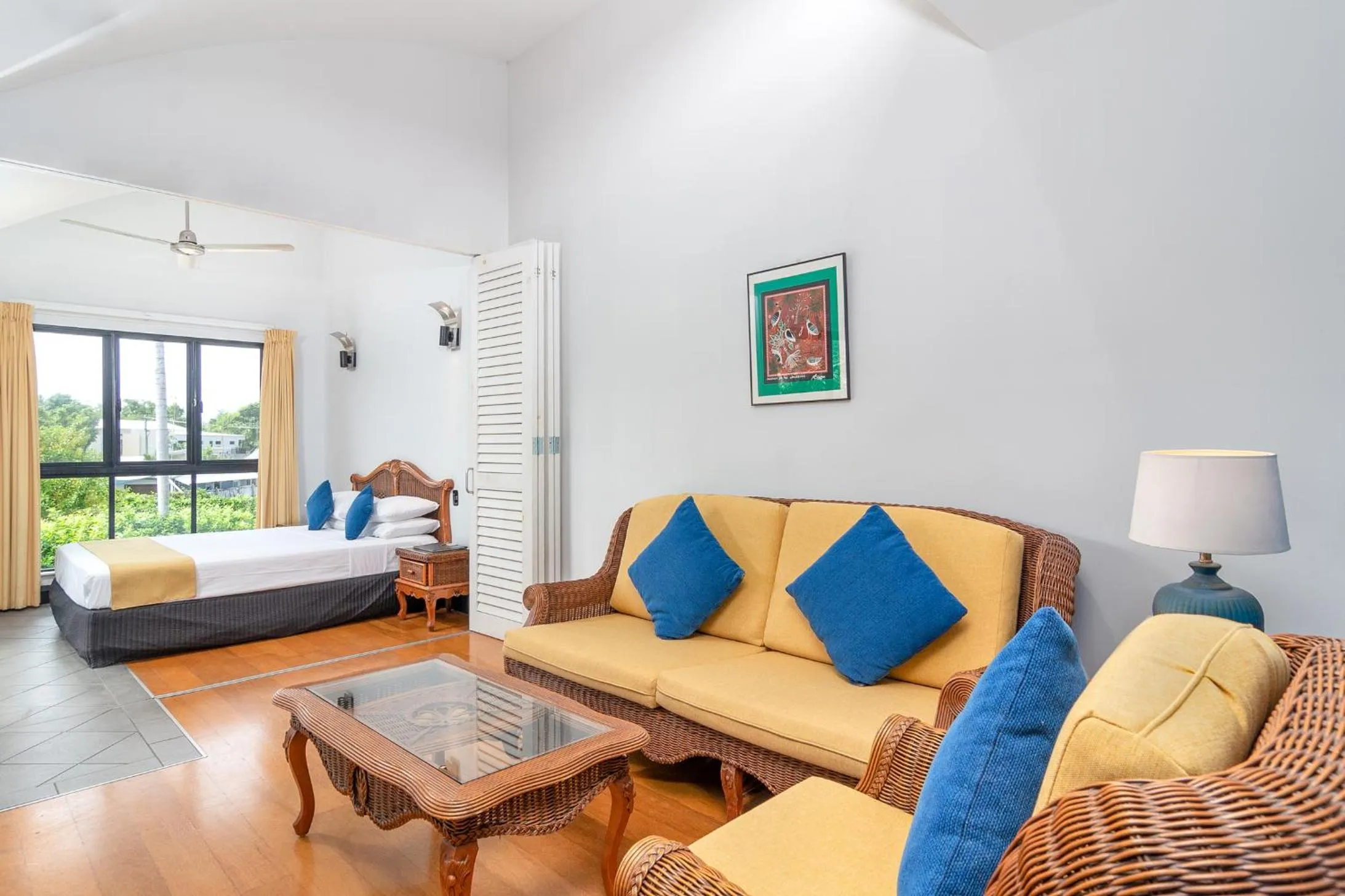 Bed in Dreamcatcher Beach-Side Apartments