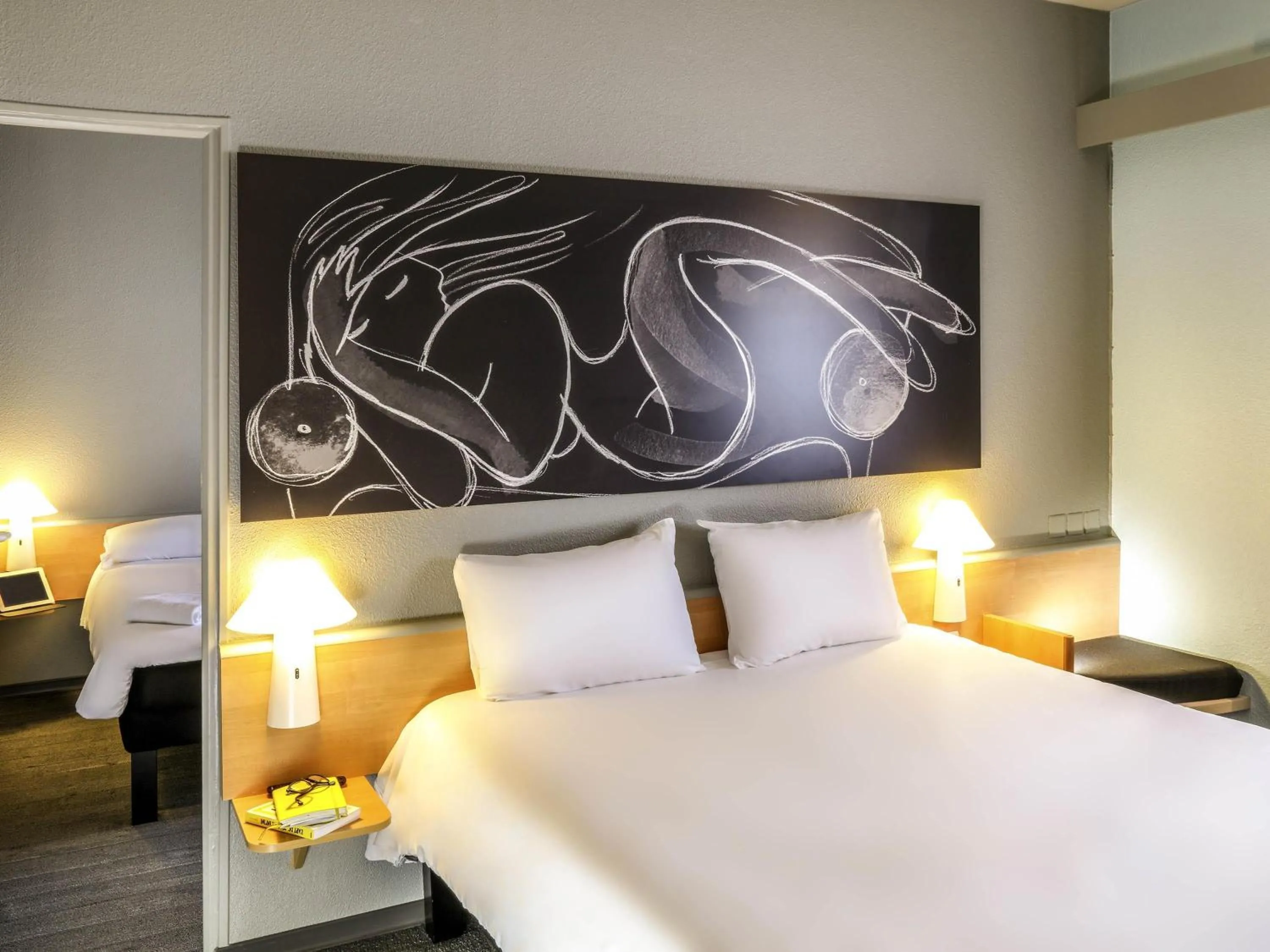 Bedroom, Bed in ibis Orange Sud