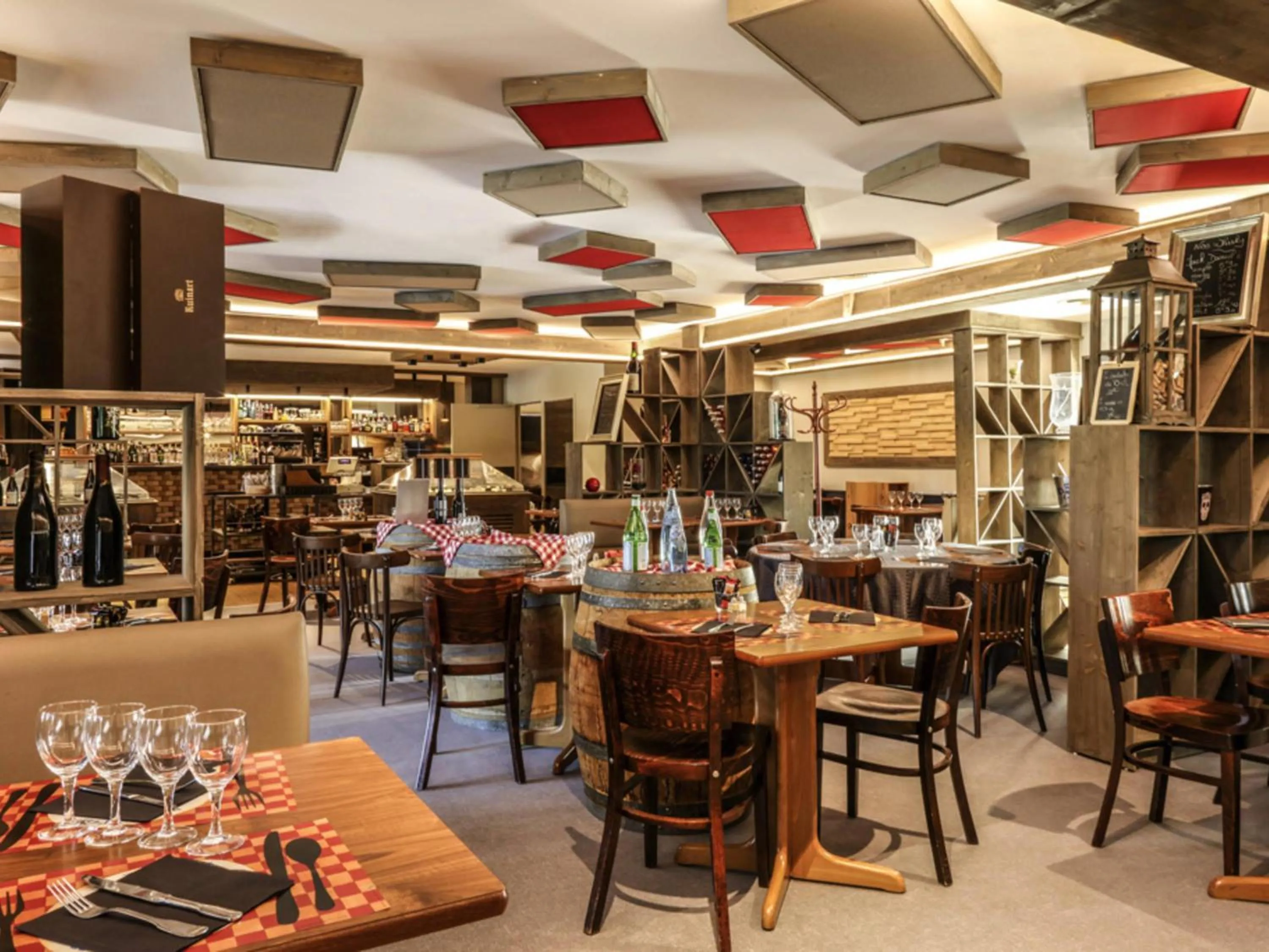 Restaurant/places to eat in ibis Orange Sud