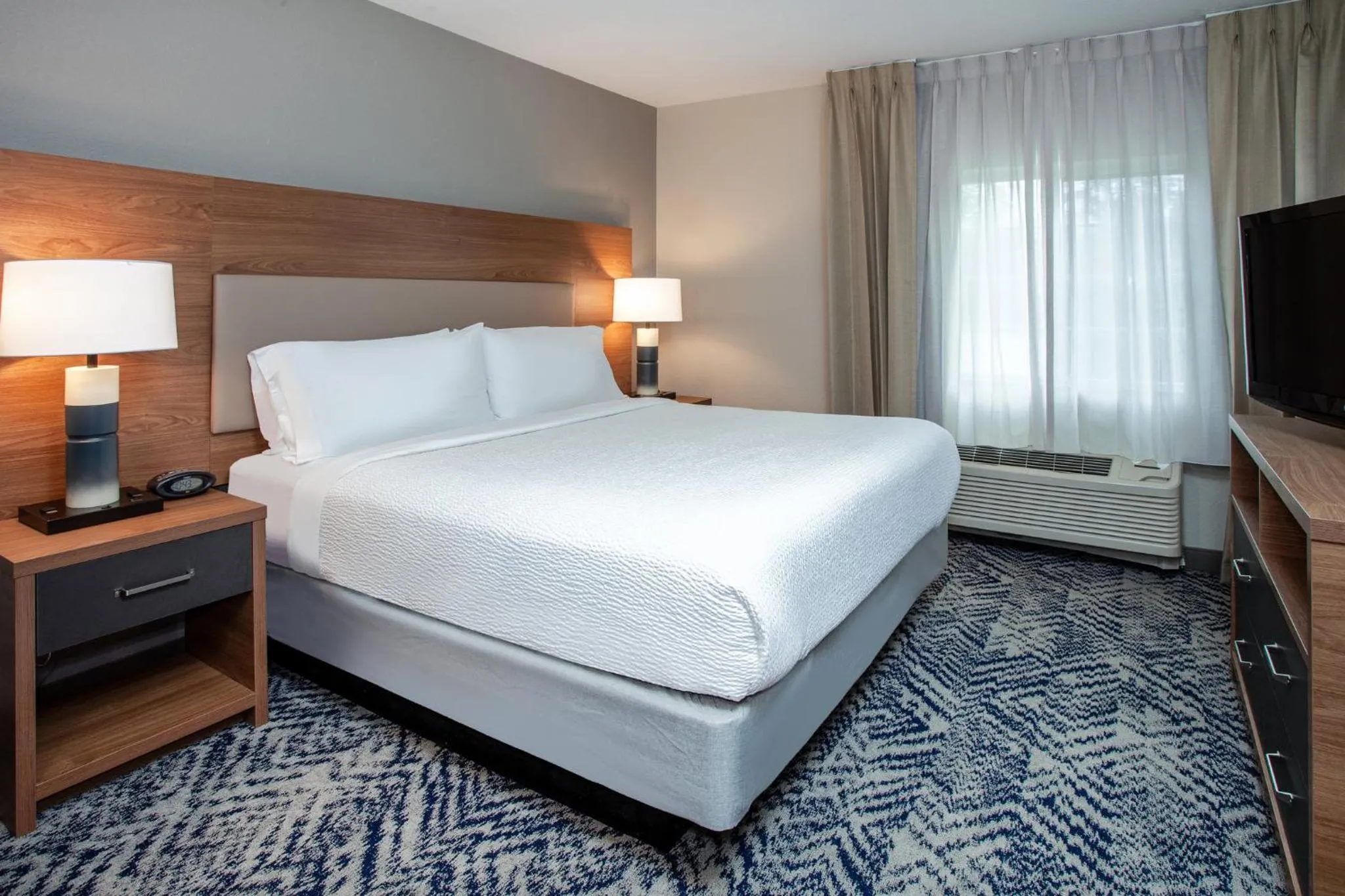 Photo of the whole room, Bed in Candlewood Suites Arundel Mills / BWI Airport by IHG
