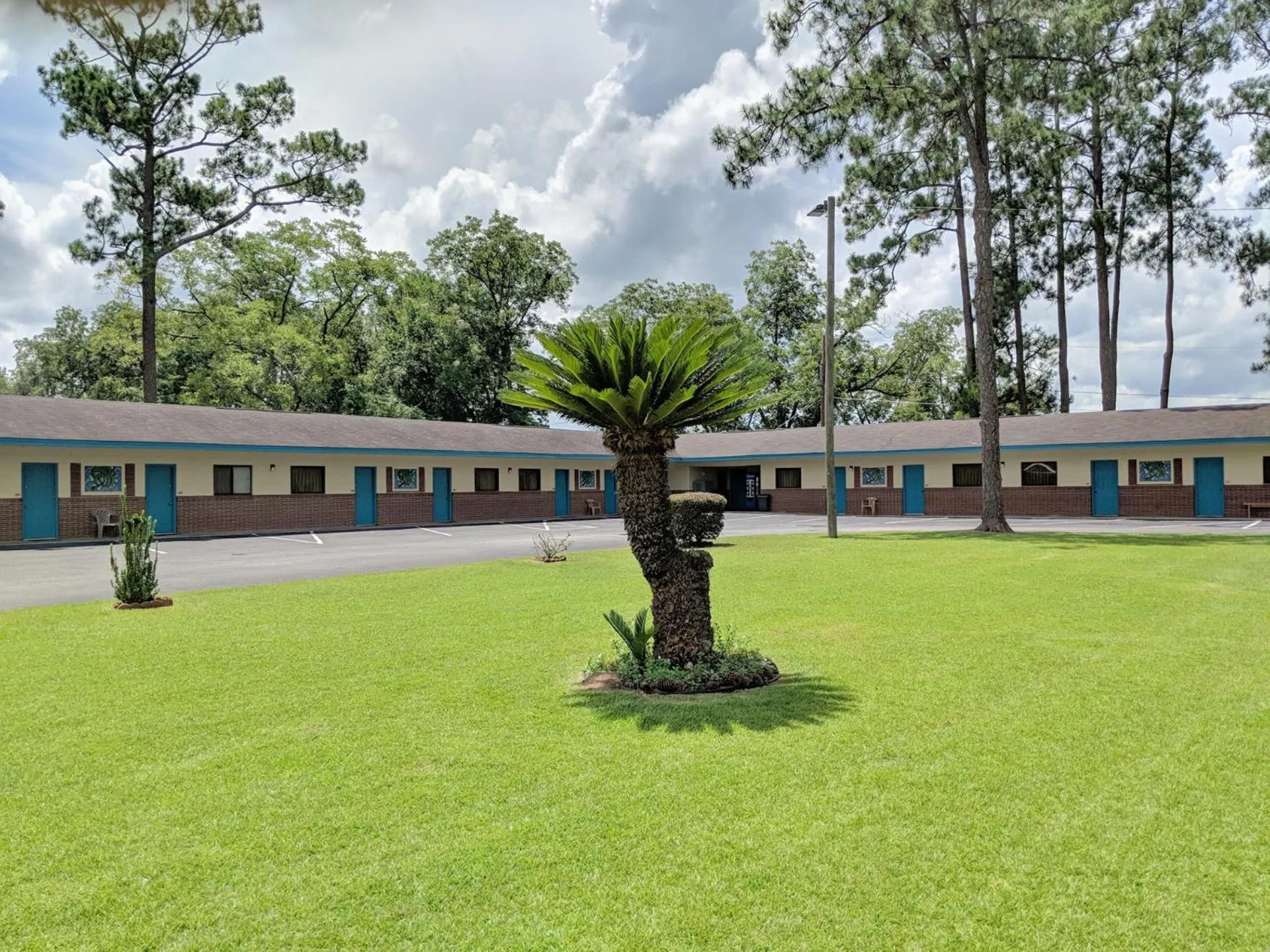 Cheerio Inn - Glennville