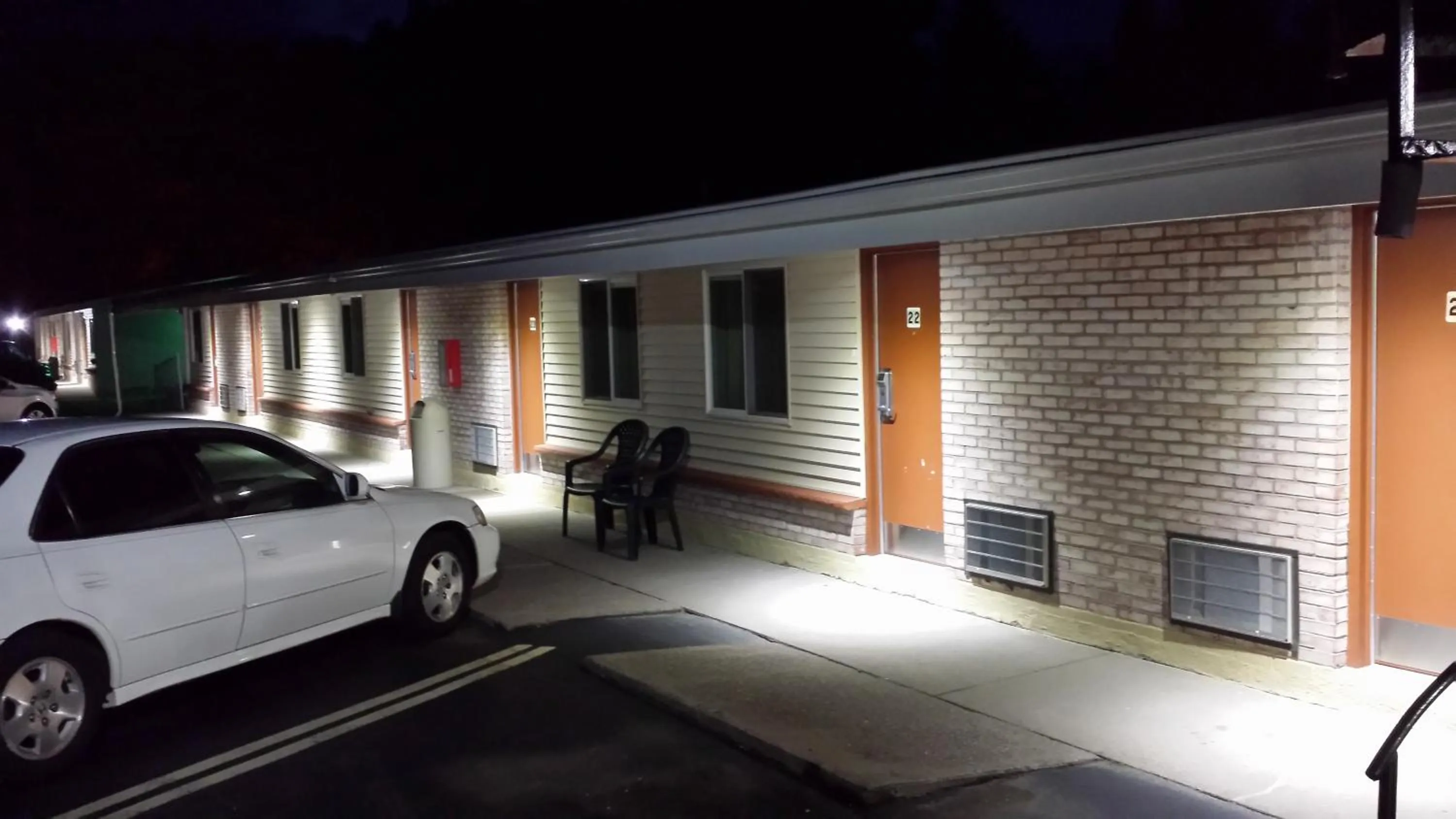 Facade/entrance in Budget Inn Fairport