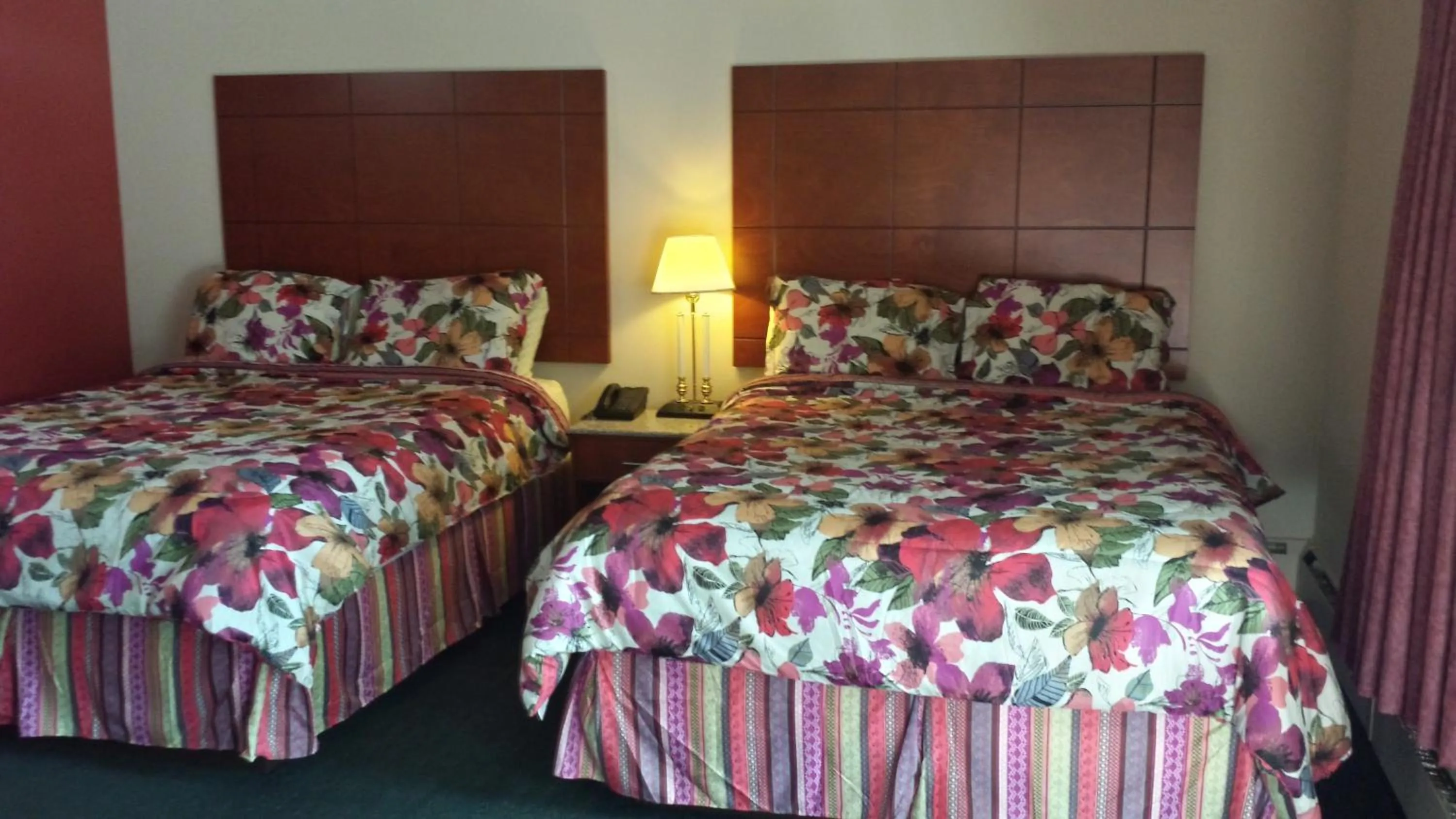 Bed in Budget Inn Fairport