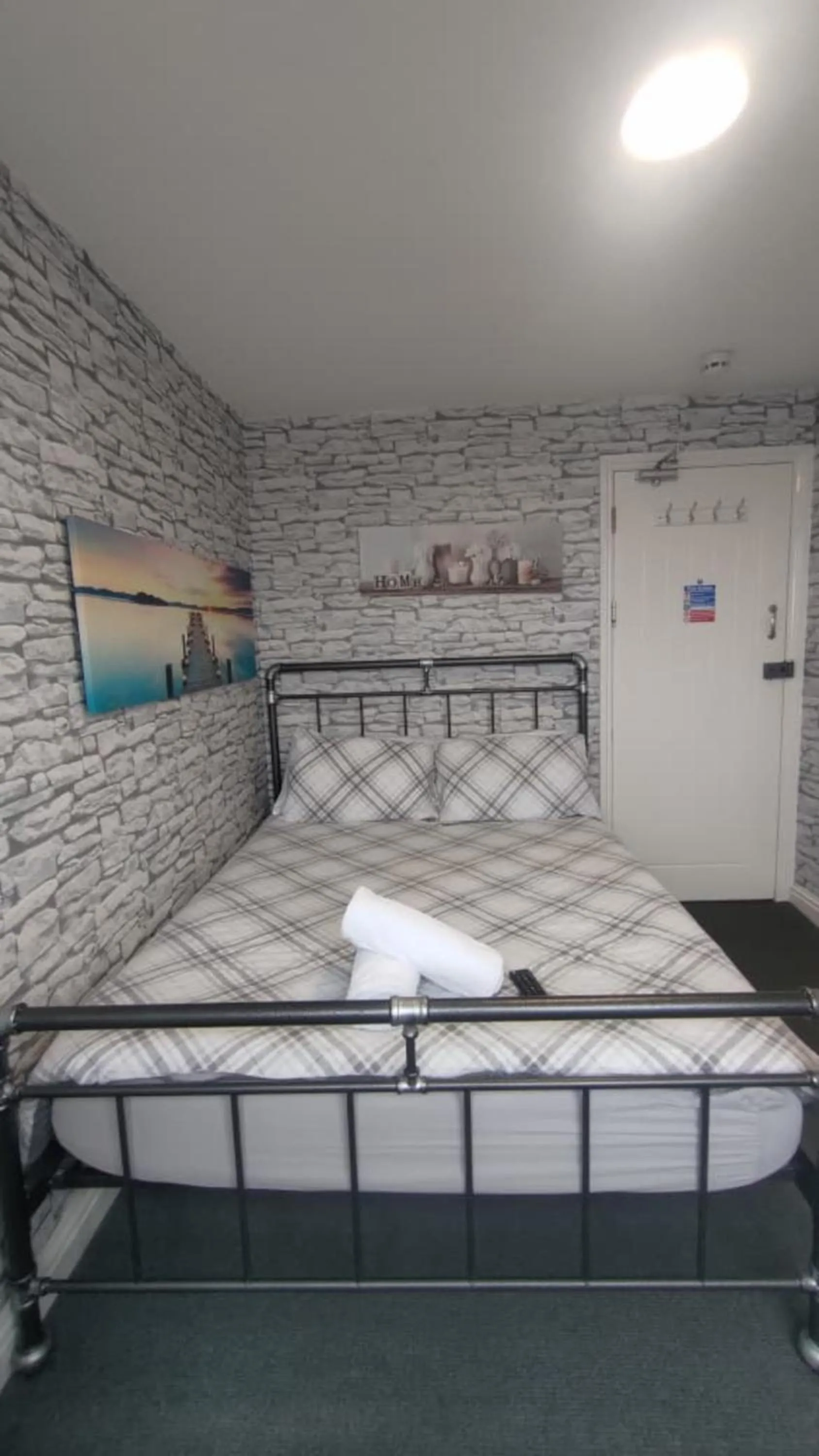 Bedroom, Bed in OYO Shore Surf Lodge