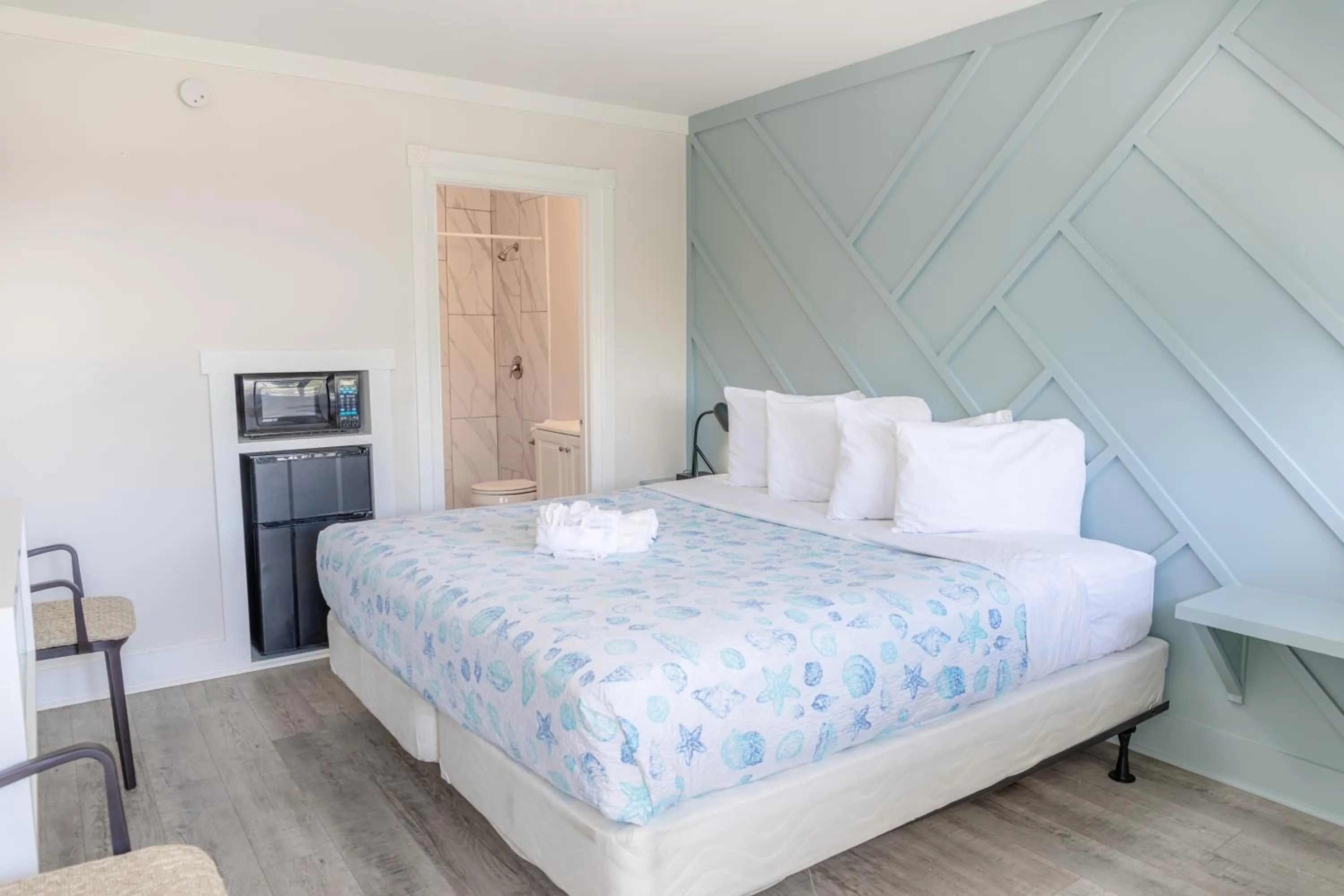 Bed in Atlantis Inn - Tybee Island