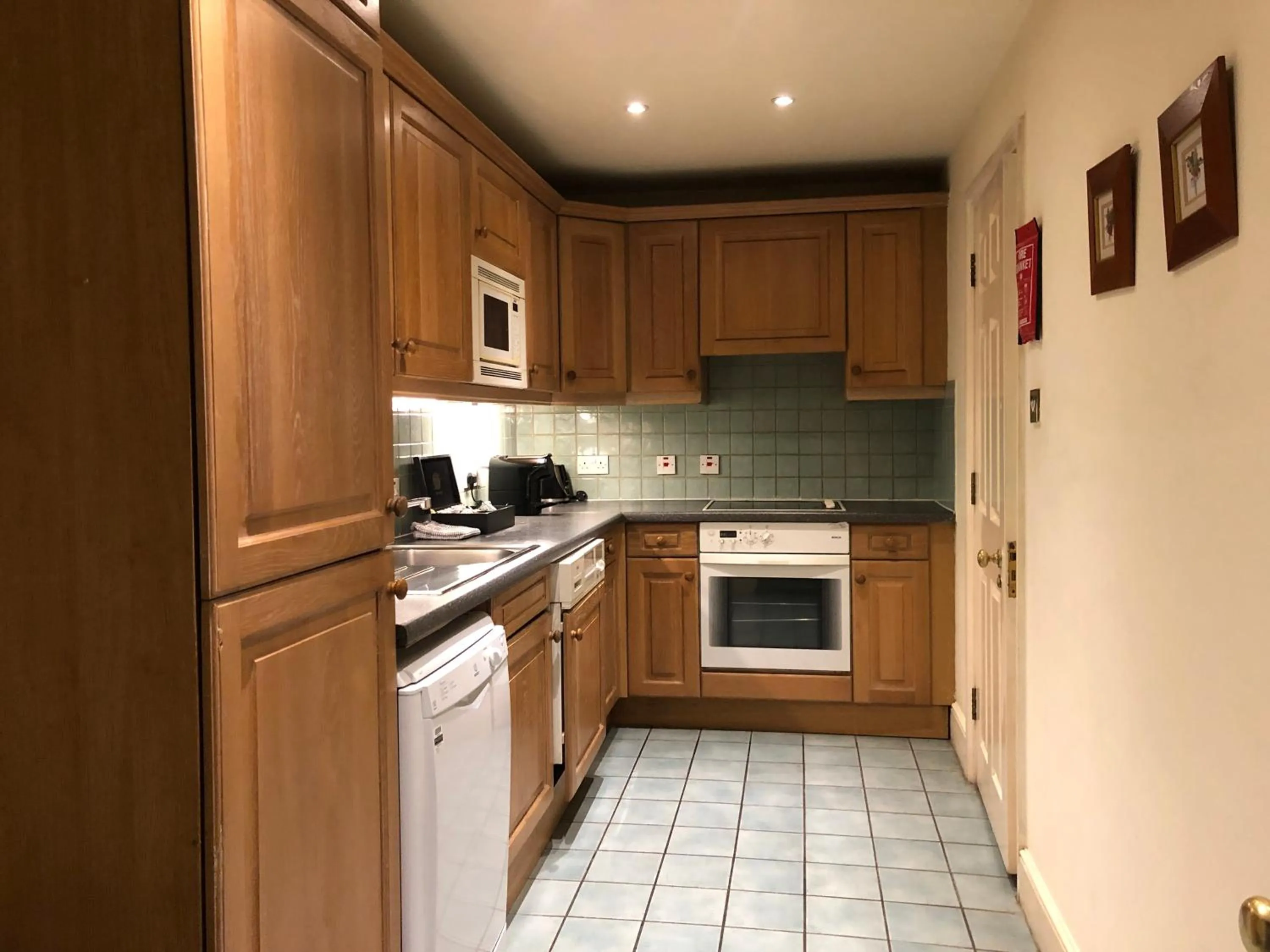 Kitchen or kitchenette in The Leonard Hotel