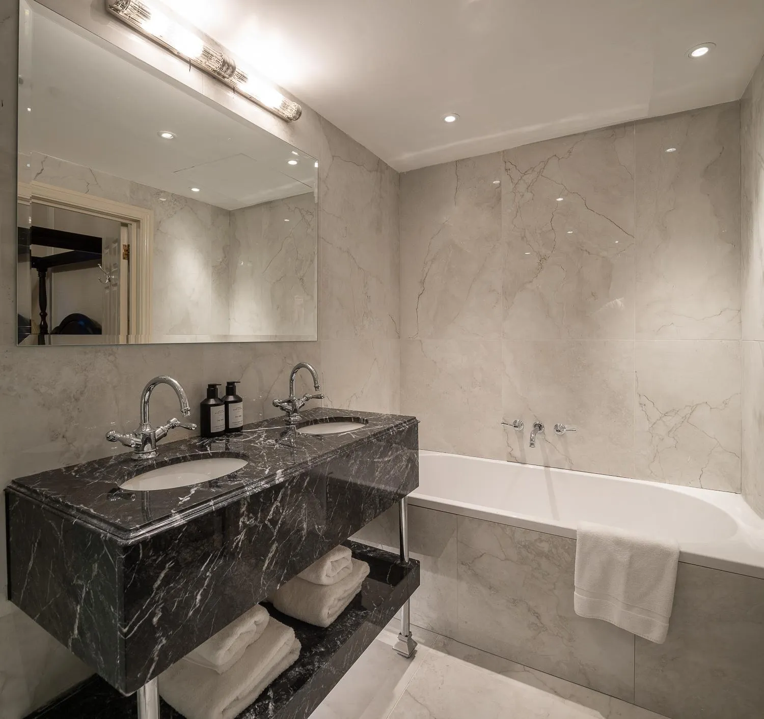 Bathroom in The Leonard Hotel