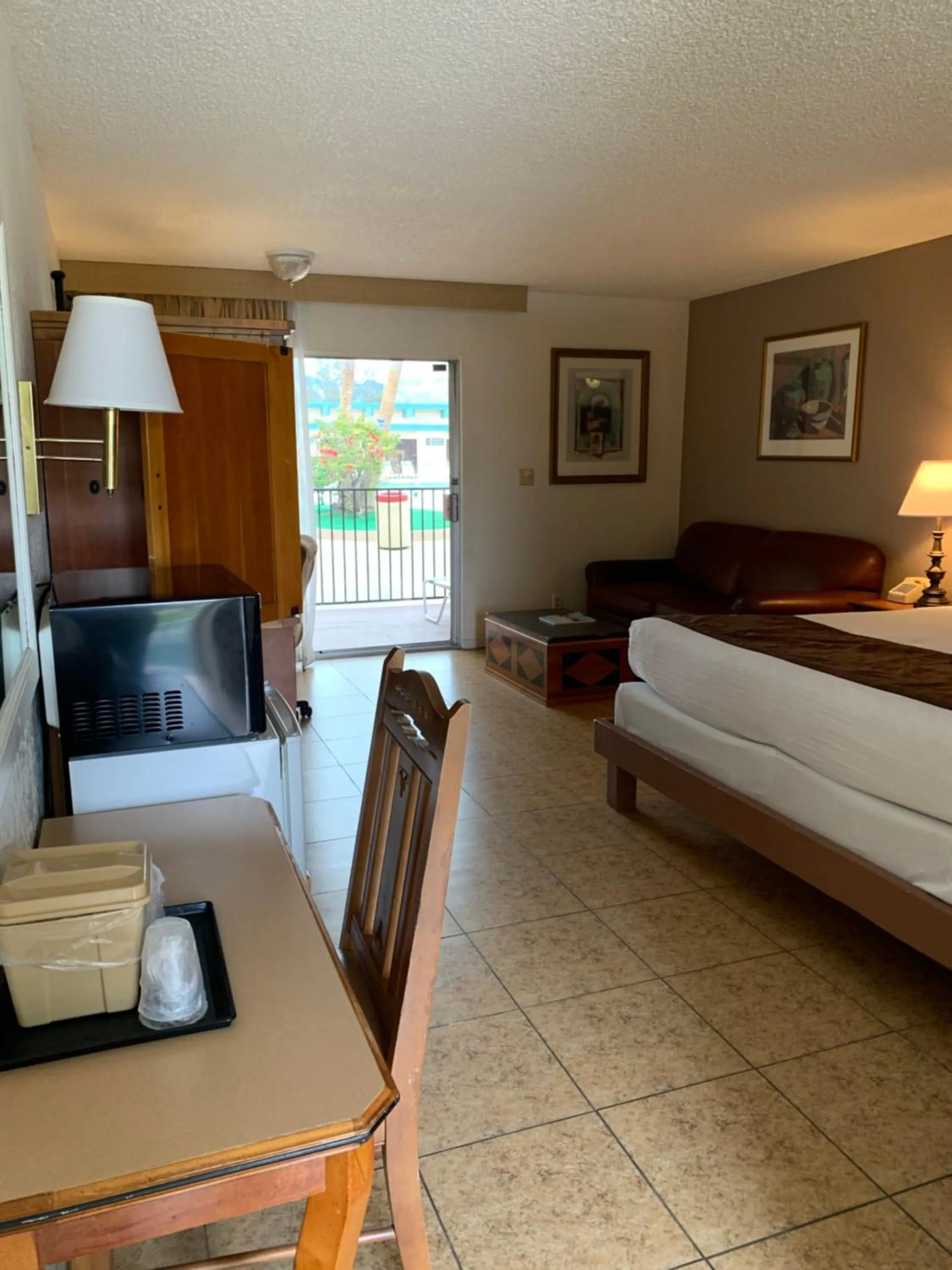 Bed in Desert Hot Springs Spa Hotel