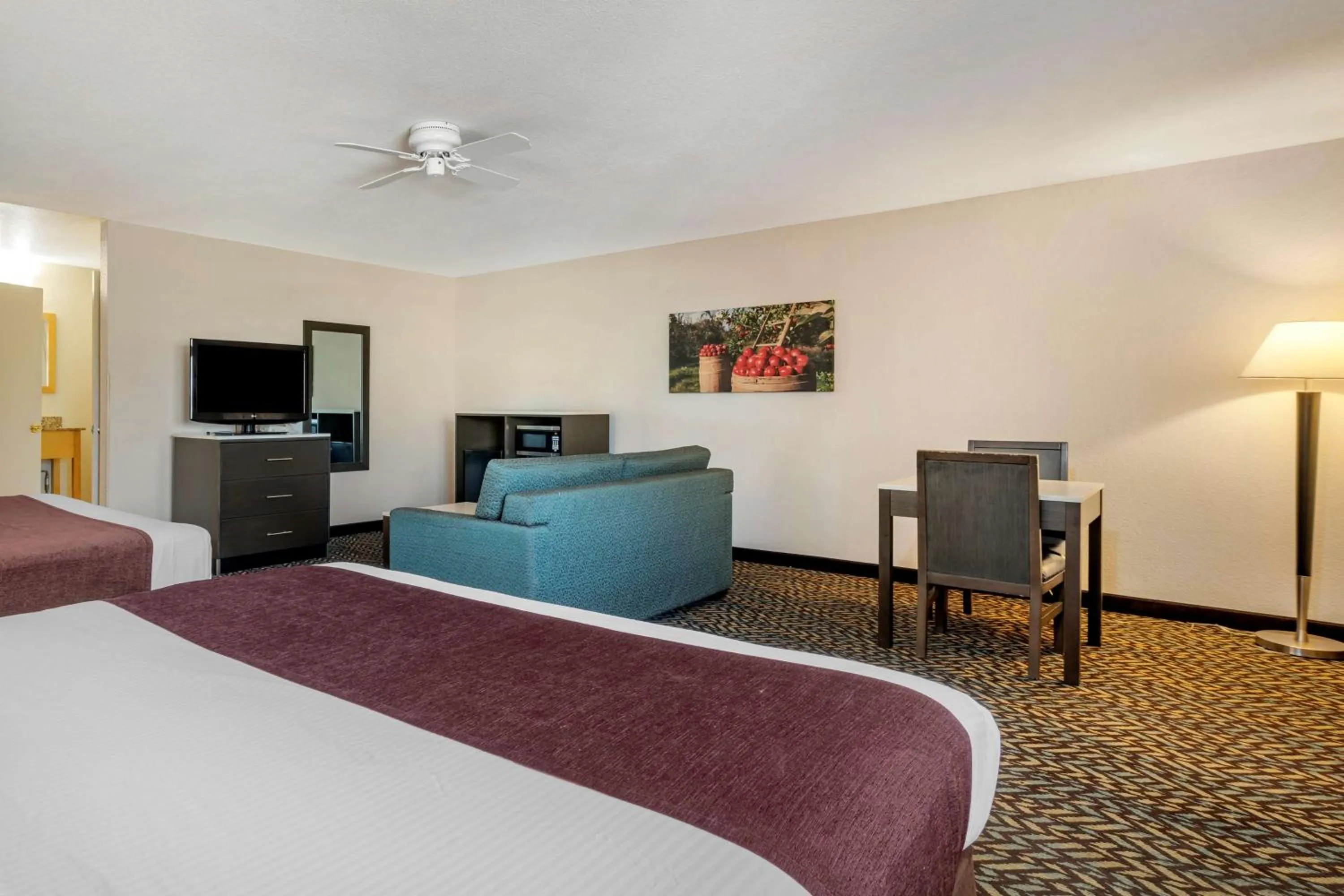 Bed in Best Western Orchard Inn