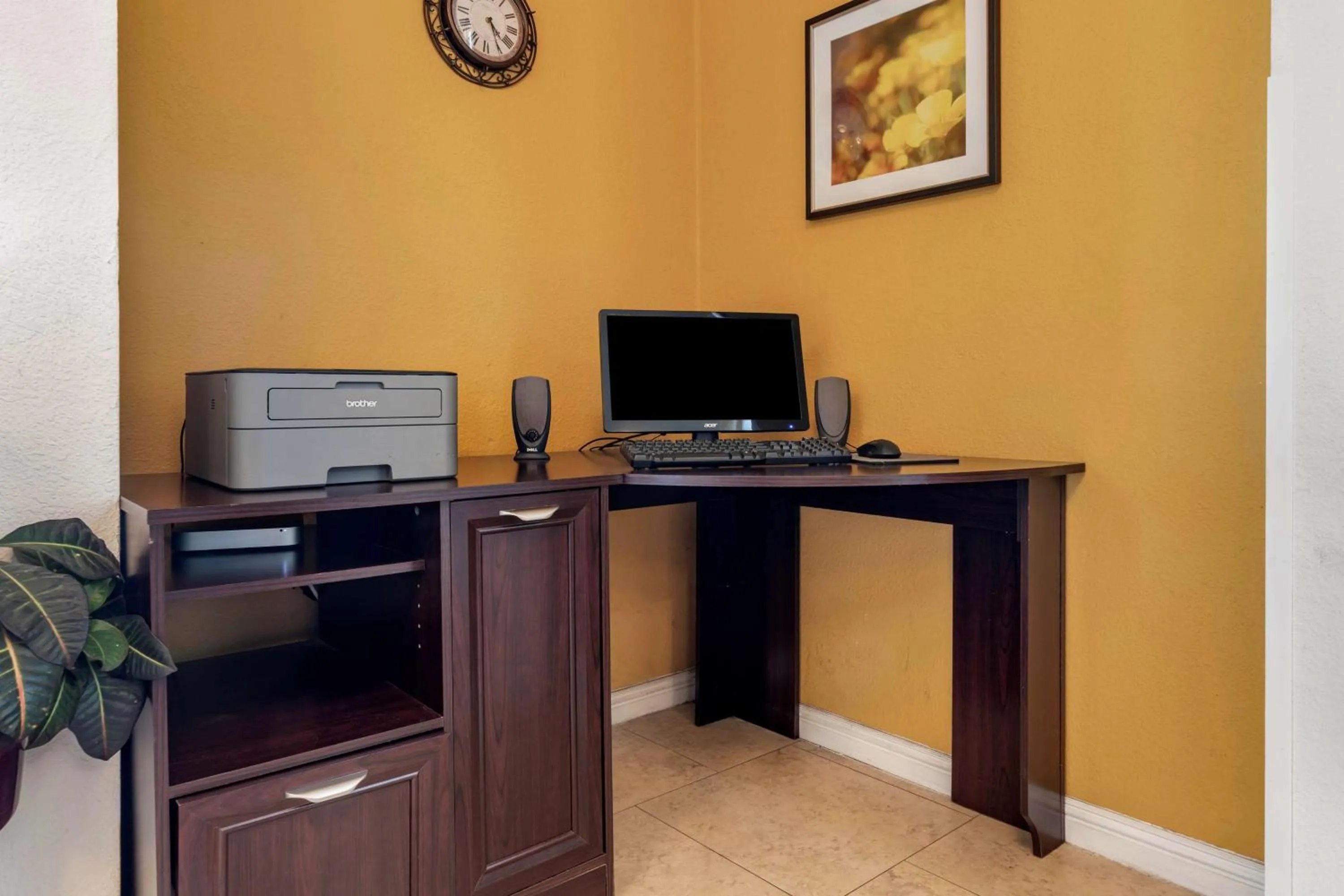 Property building in Best Western Orchard Inn